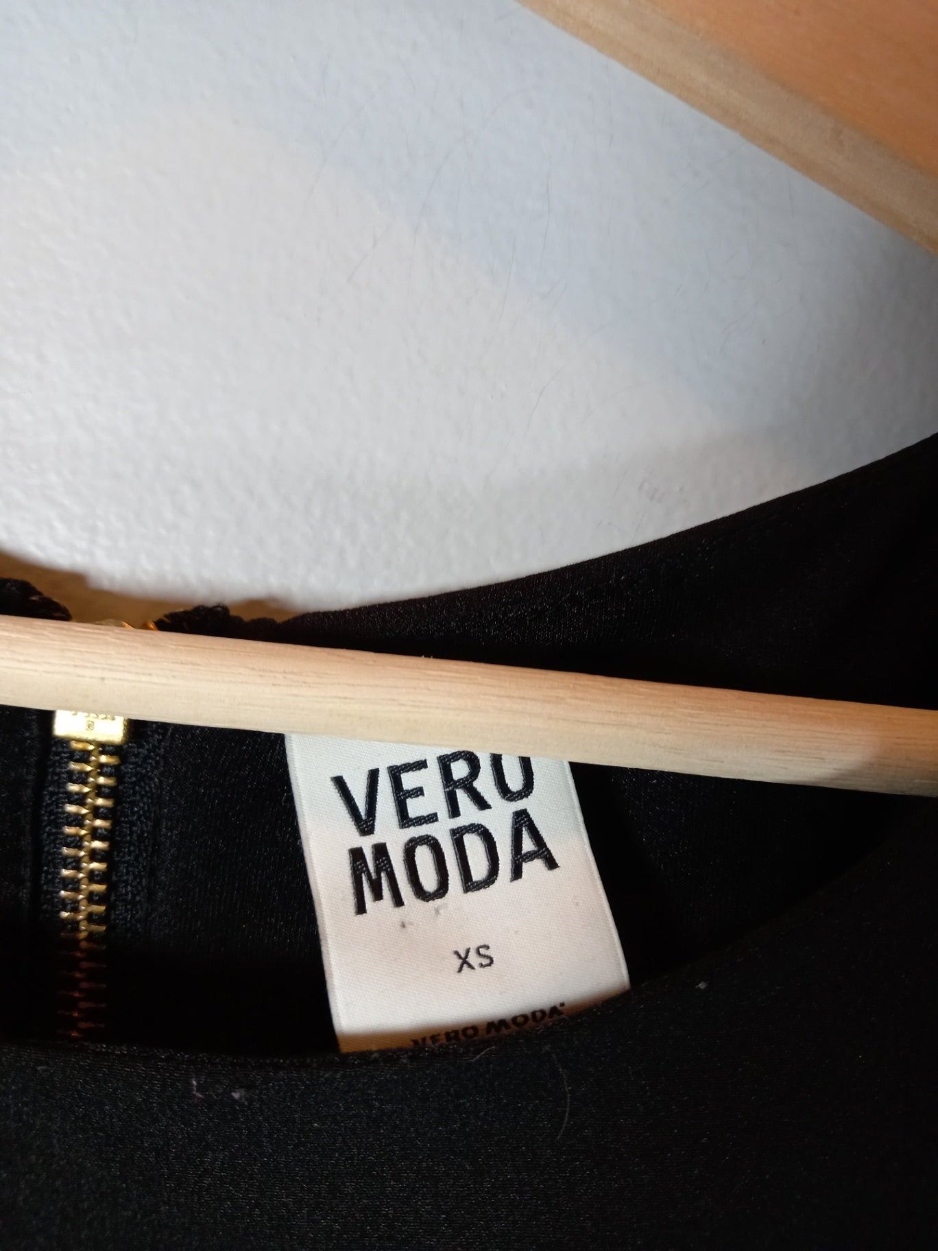 Vero Moda black sleeveless dress - XS (Minor Flaw)