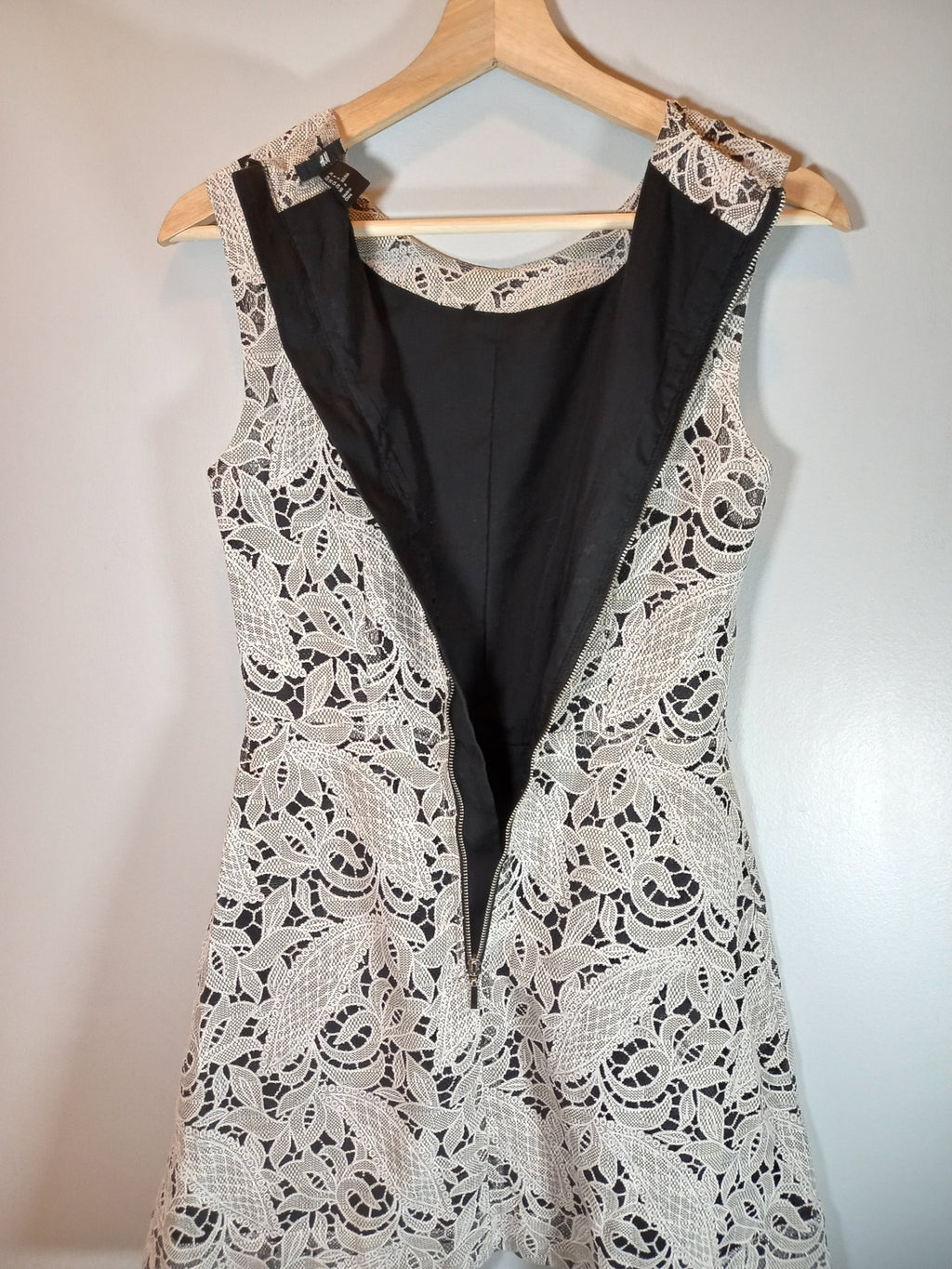 H&M sleeveless lace dress - SZ 6