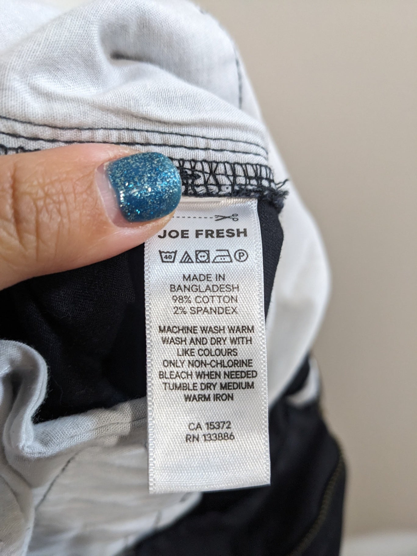 Joe Fresh flex casual shorts - SZ 33
