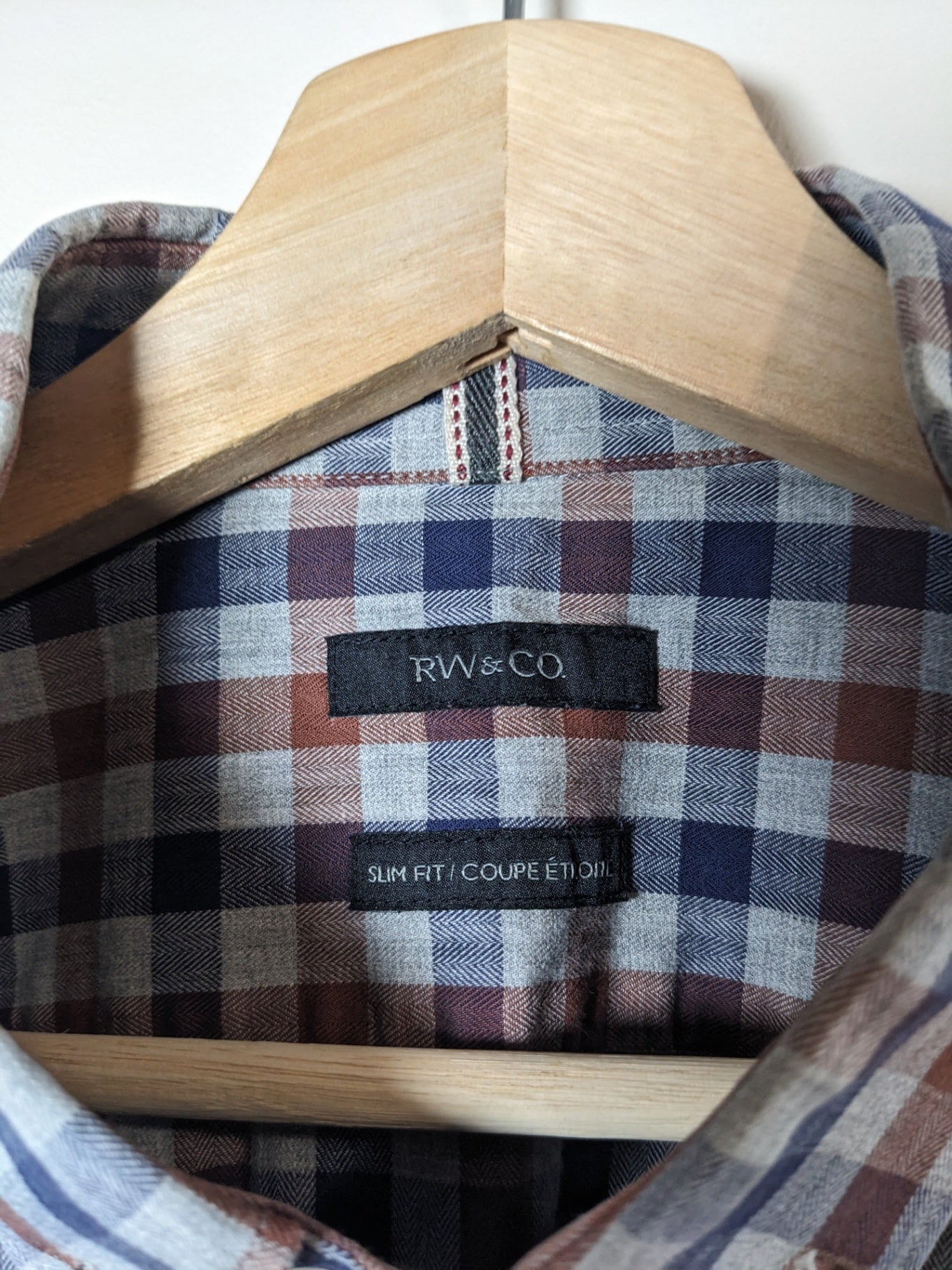 RW & Co. slim fit button up shirt - Men's Large