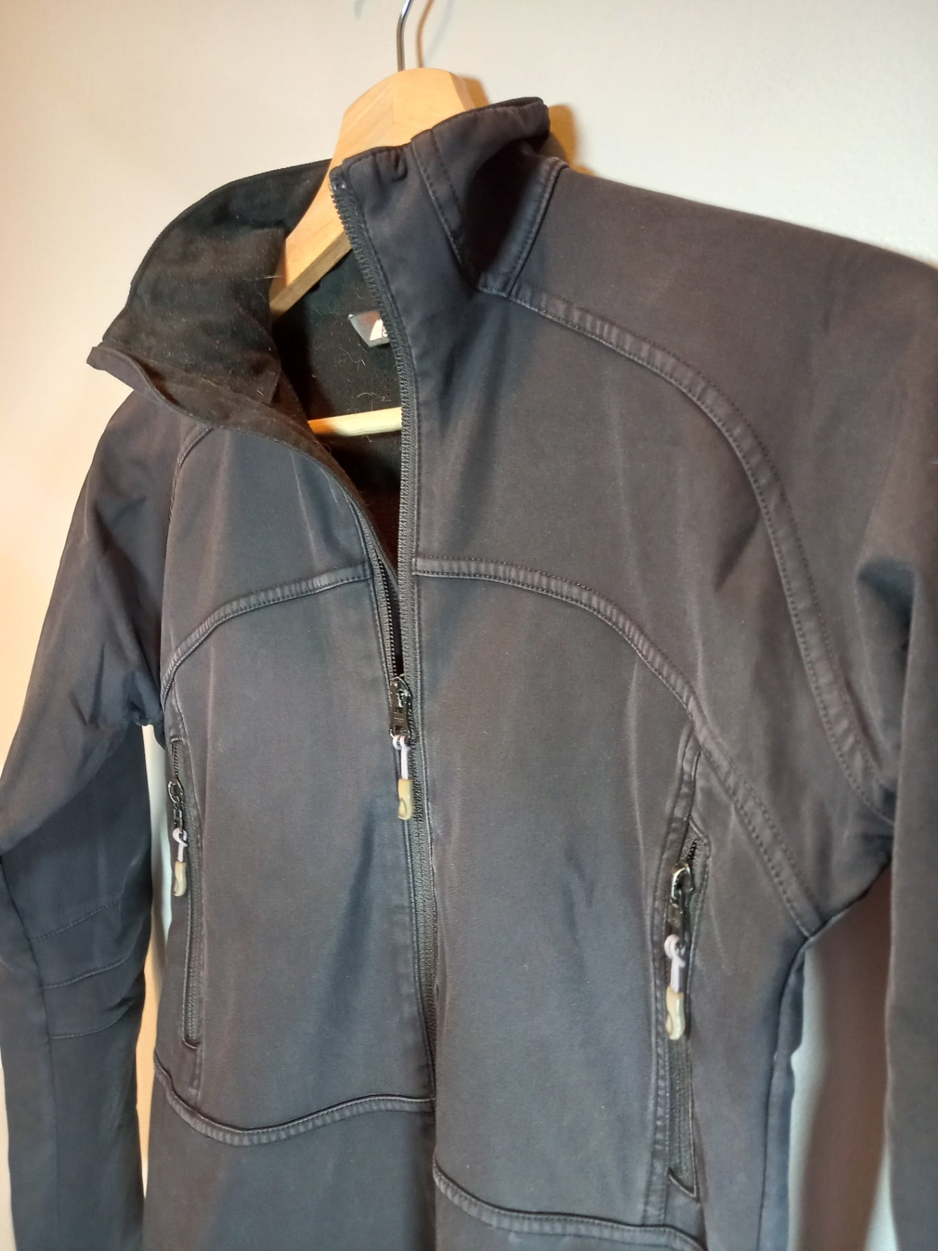 MEC Polartec black soft shell jacket - appears small
