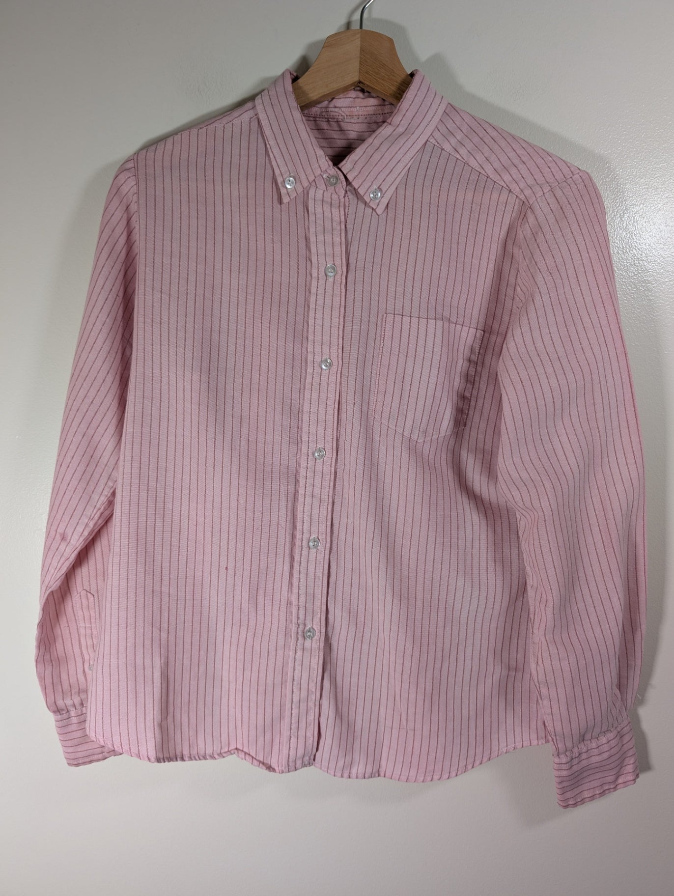 No label pink button up - appears medium (Minor Flaw)
