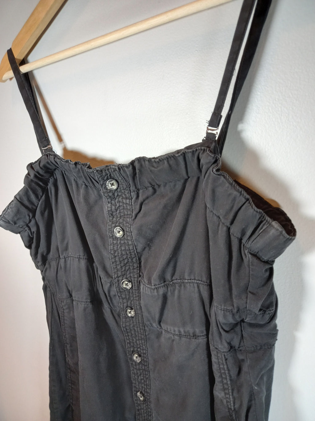 DD77 button front sleeveless black dress - Large