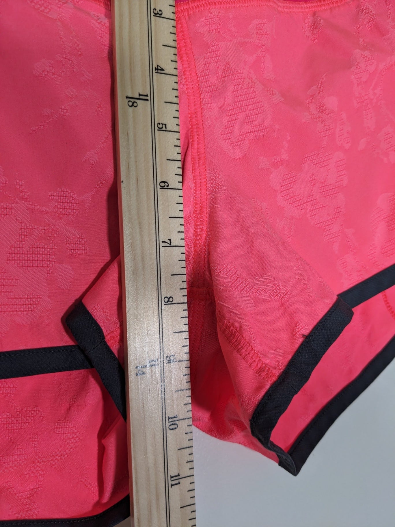Lululemon pink speed short - SZ 6