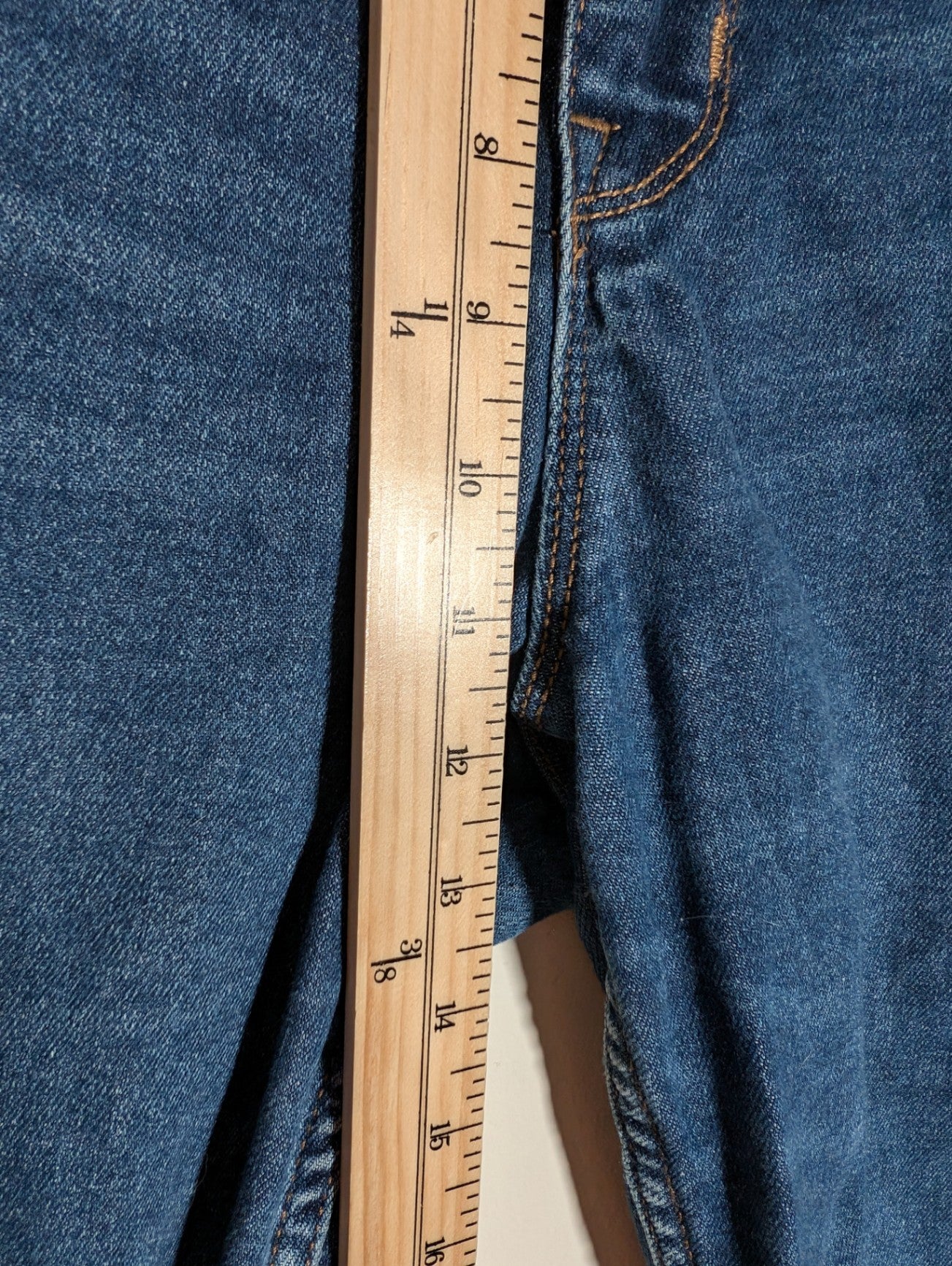 Old Navy rockstar skinny jeans - SZ 12 (Minor Flaw)