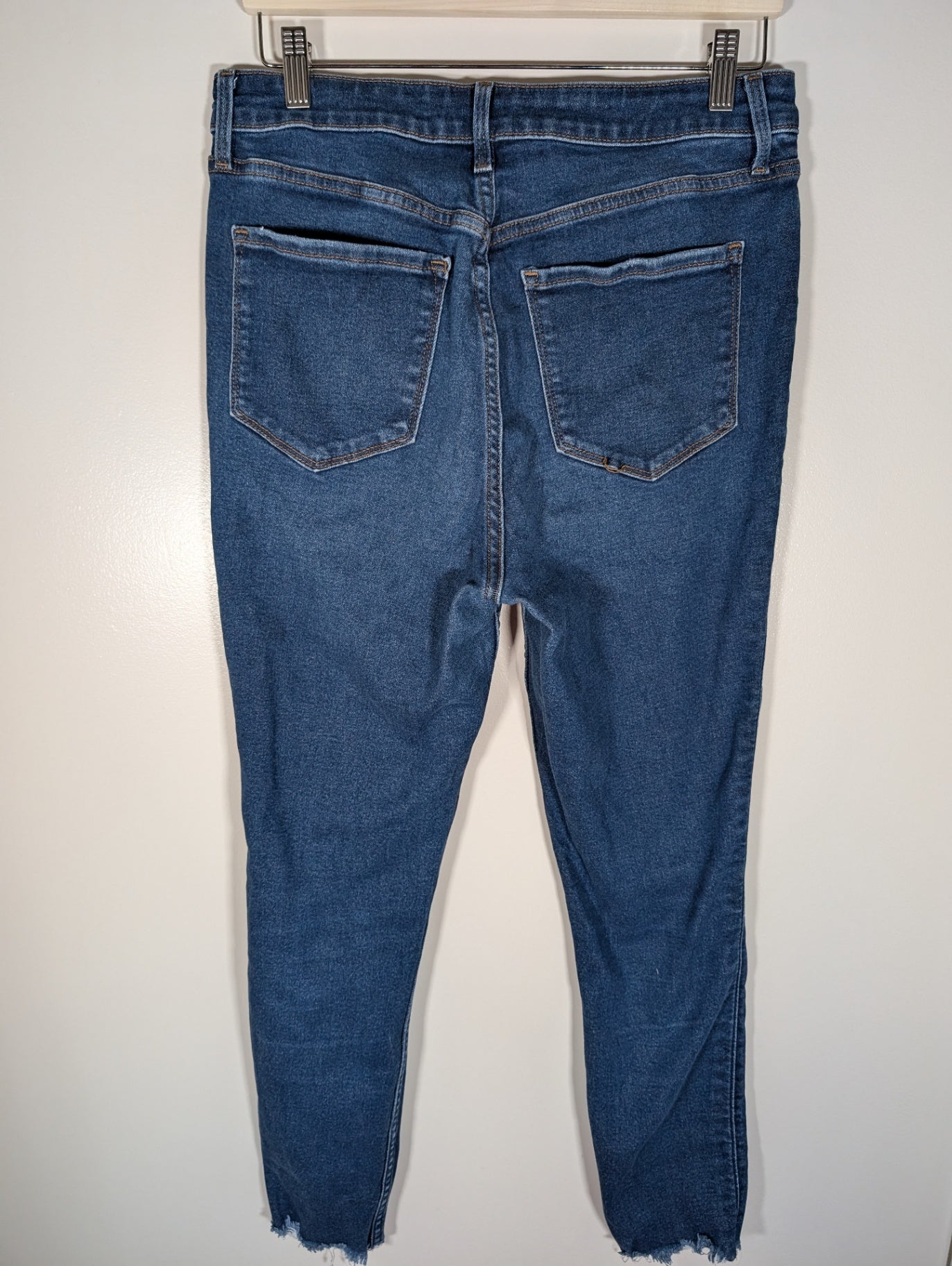 Old Navy rockstar skinny jeans - SZ 12 (Minor Flaw)