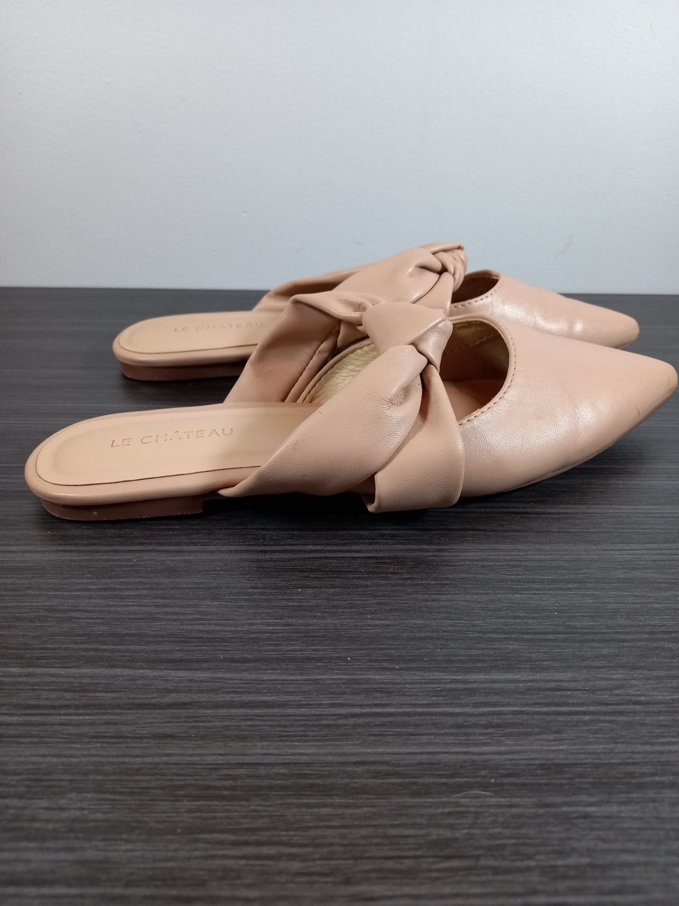 Le Chateau Slip On Flats - SZ 8 (Minor Flaw)