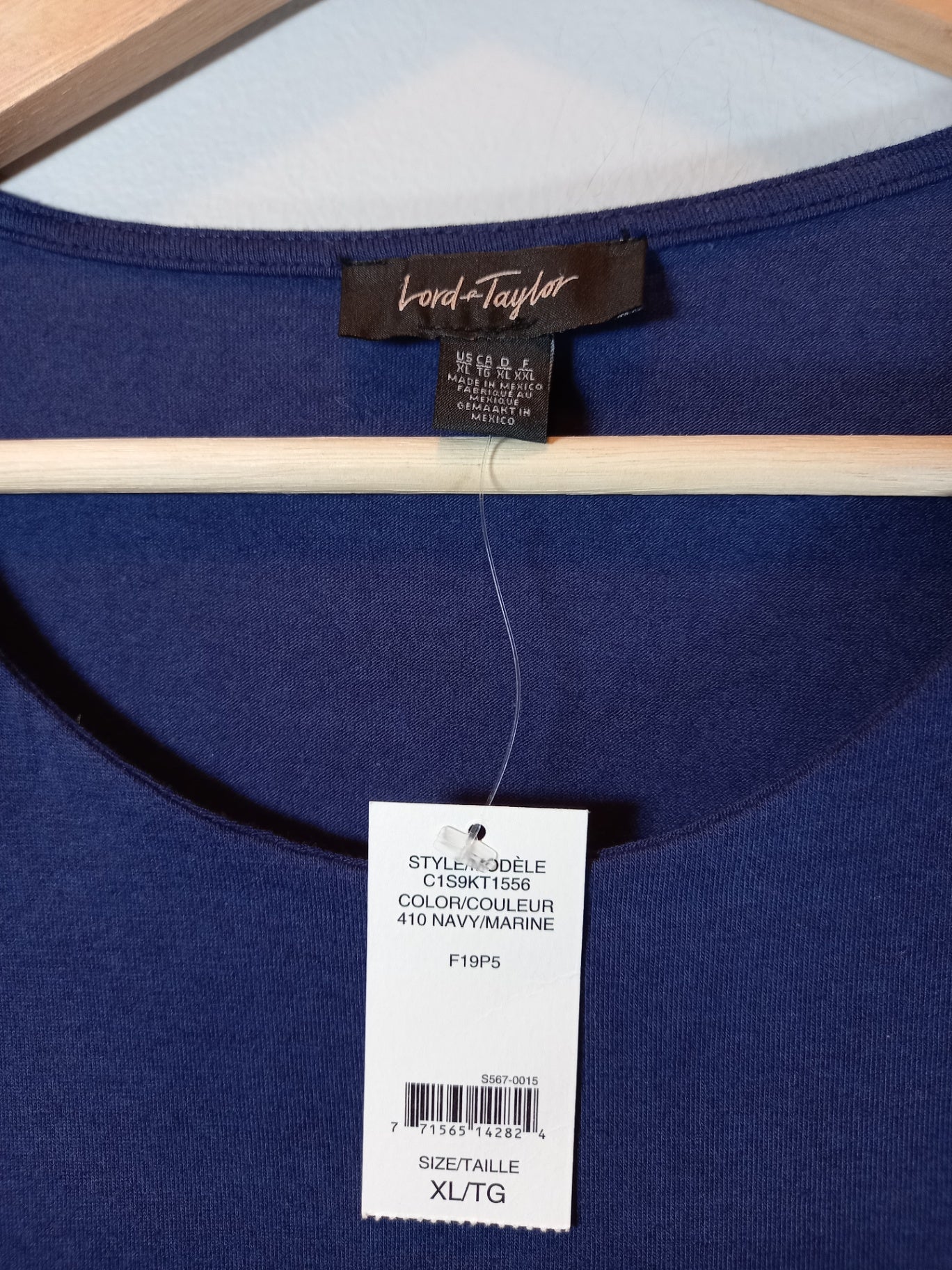 NWT Lord + Taylor navy t-shirt - XL