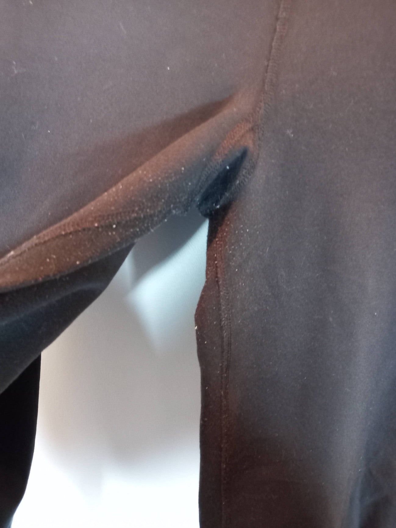 One Tooth Black Capri Leggings Sz L