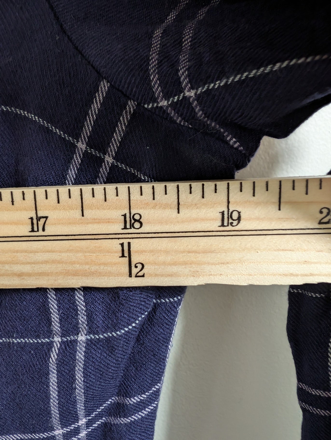 Reitmans blue plaid button up - Small