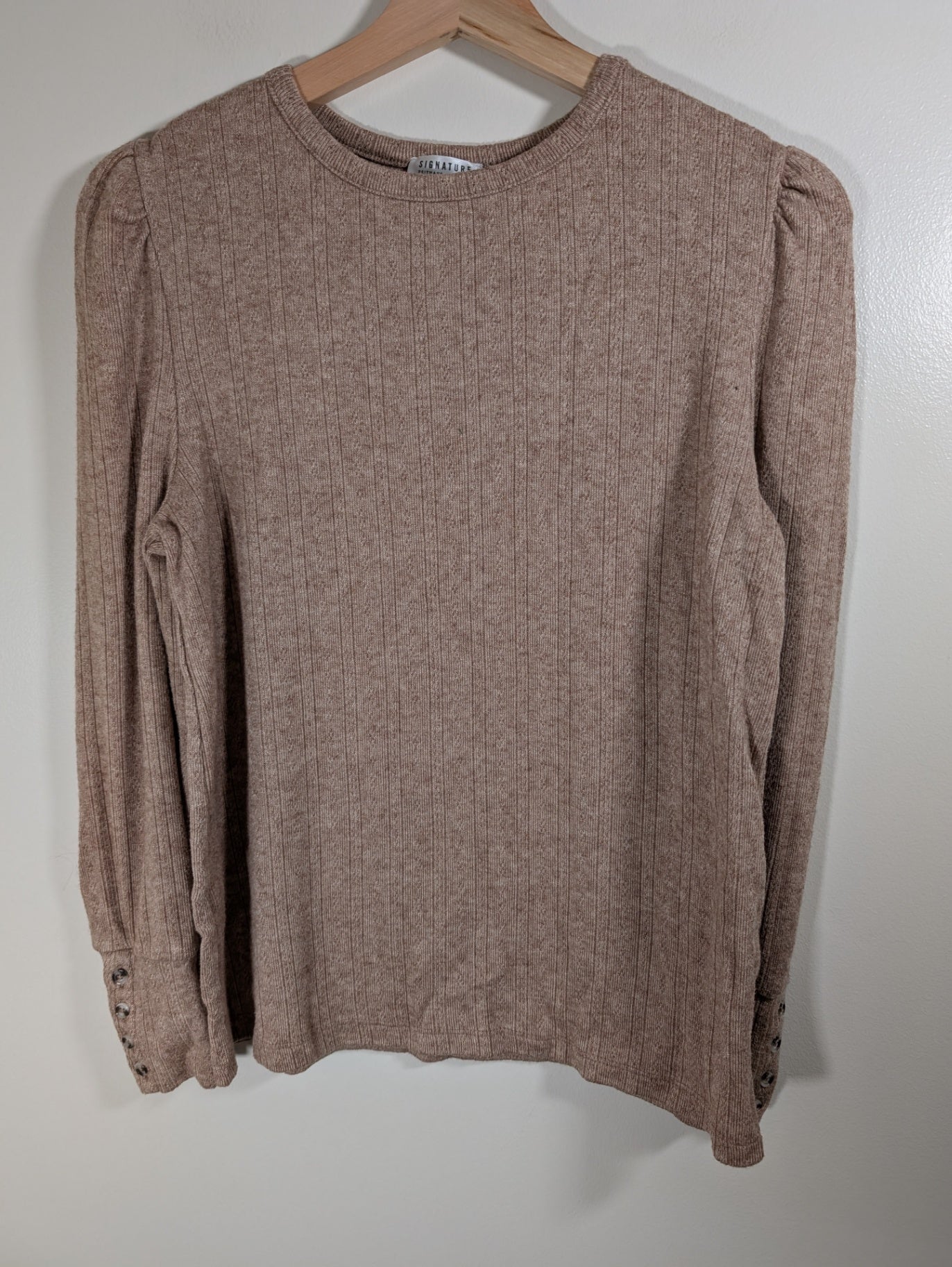 Reitmans Signature brown long-sleeve - Medium