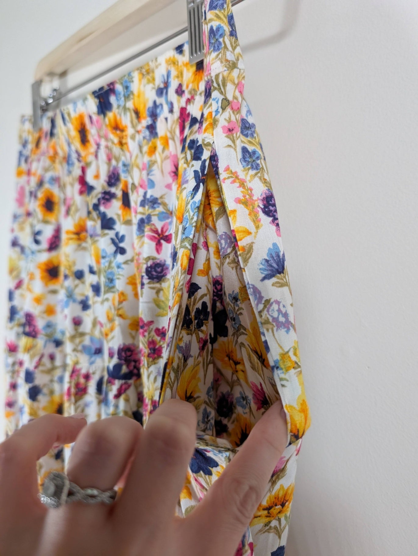 Old Navy floral skirt - Medium