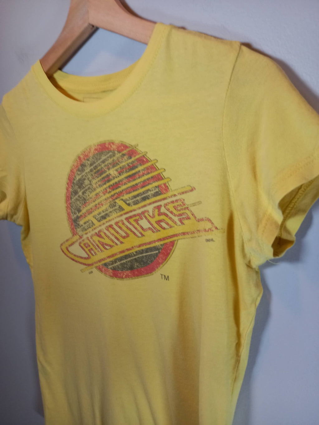 Canucks Old Logo T-Shirt Sz S