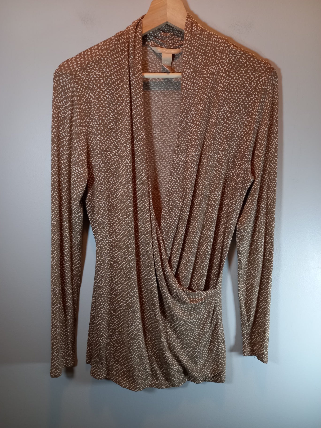 Banana Republic Tan & White Long Sleeve Sz S
