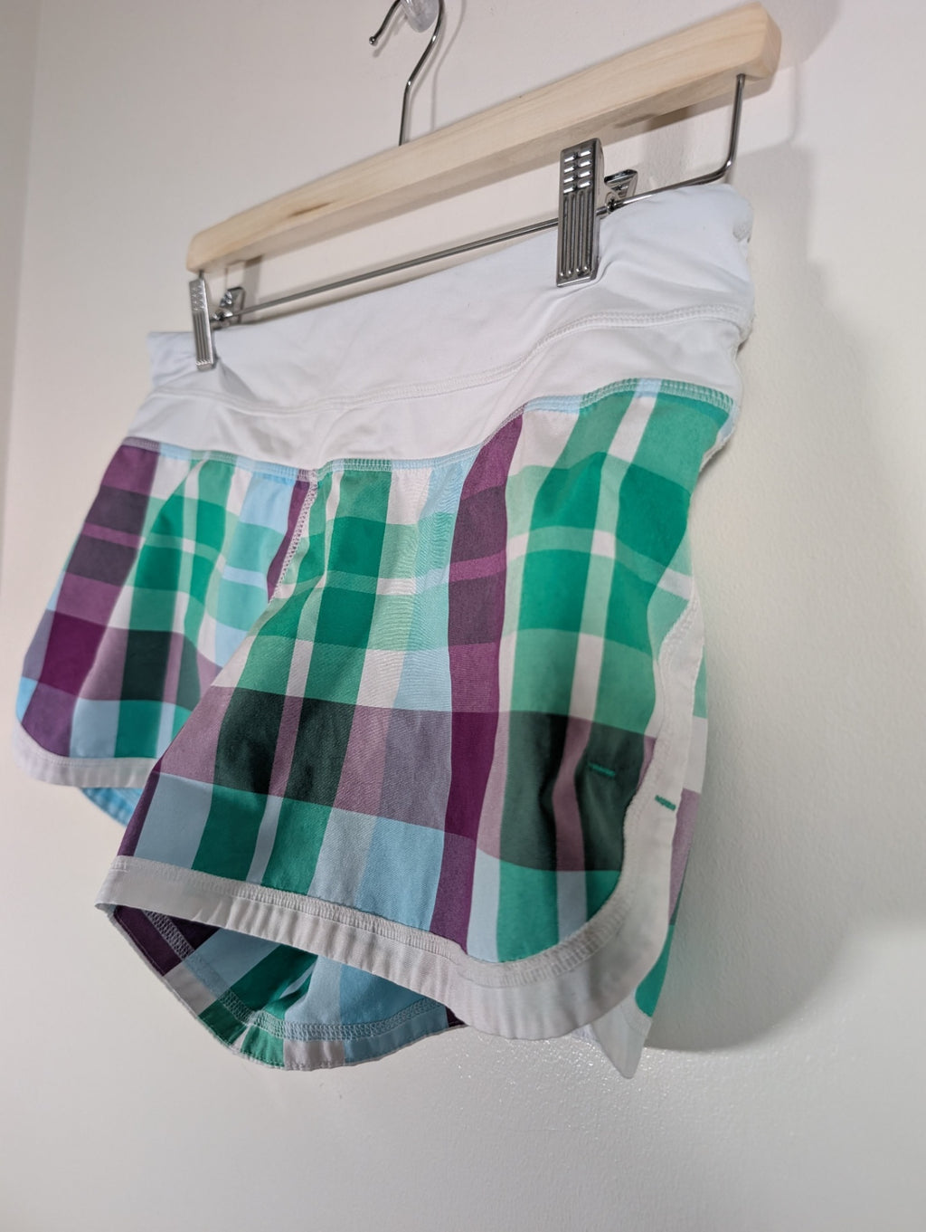 Lululemon plaid shorts - SZ 6