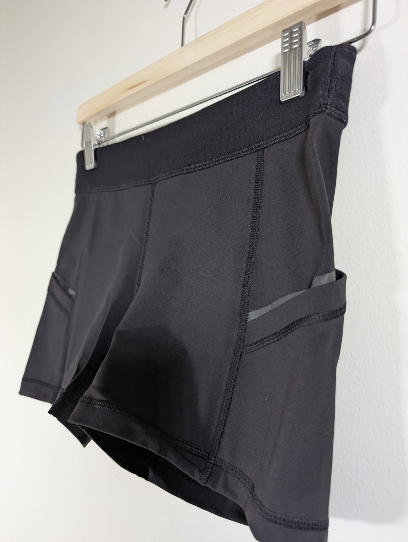 Lululemon black shorts - SZ 6