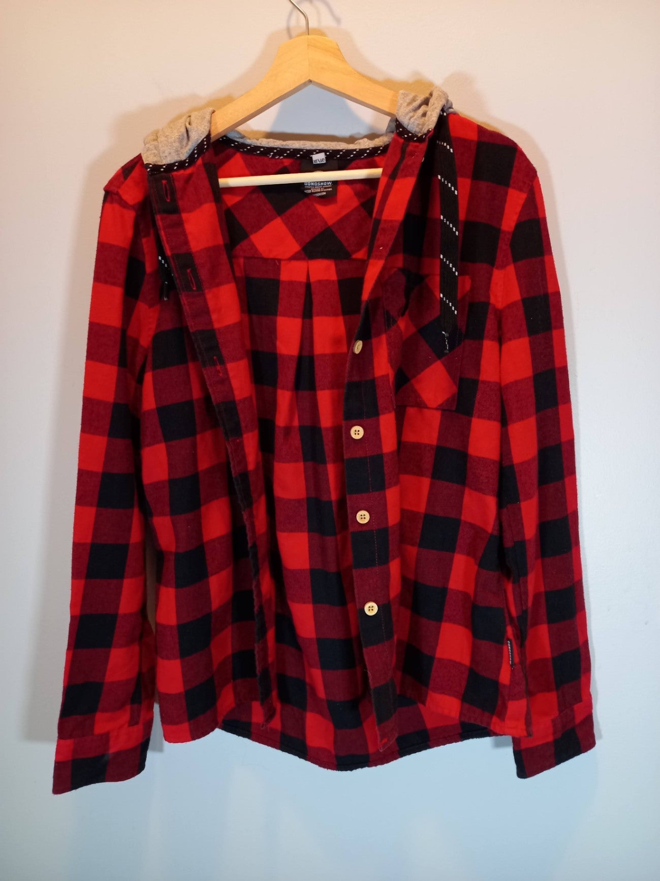Gongshow Red & Black Checkered Flannel Sz XL