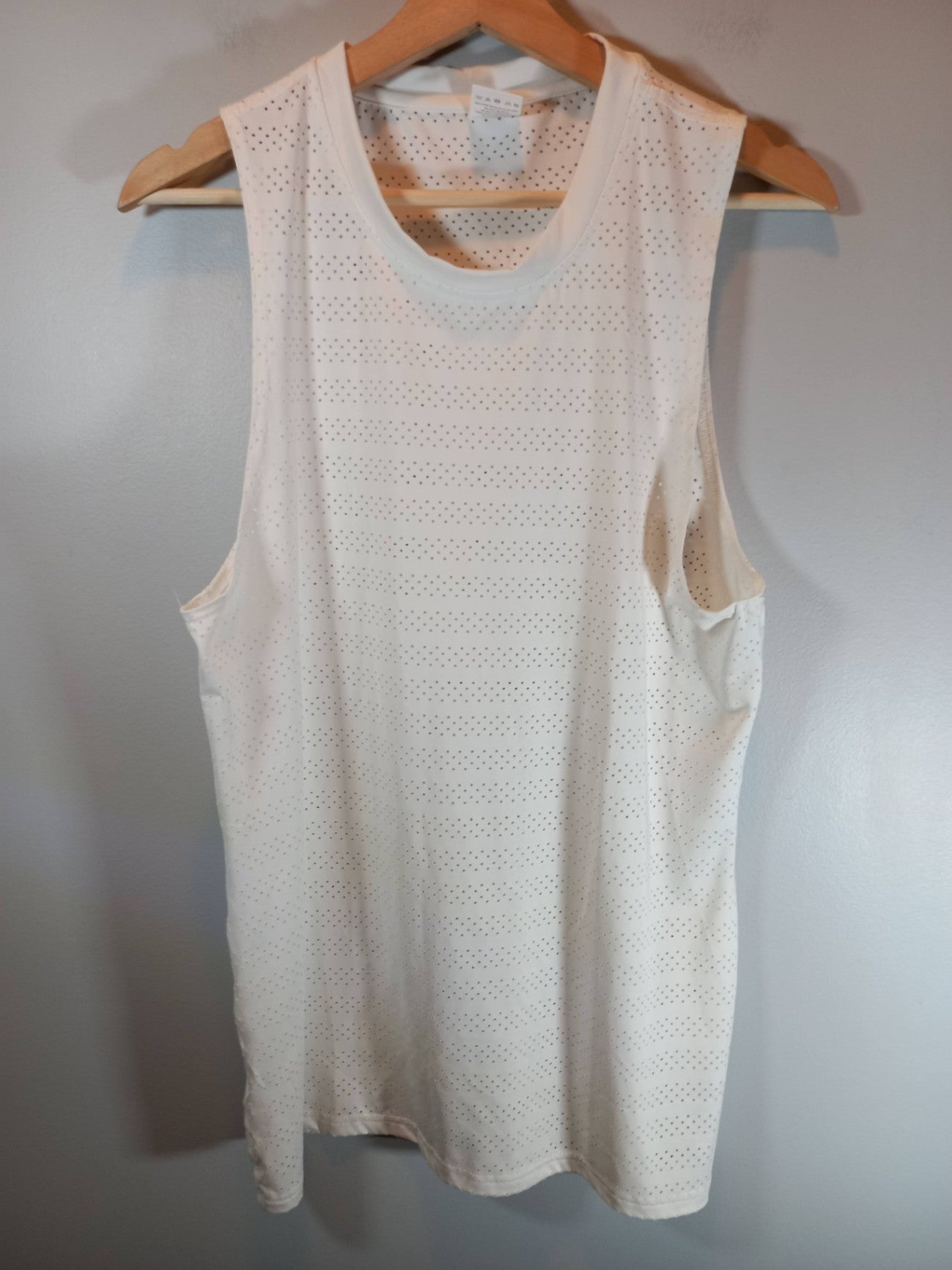 Zyia White Chill Muscle Tank Sz L