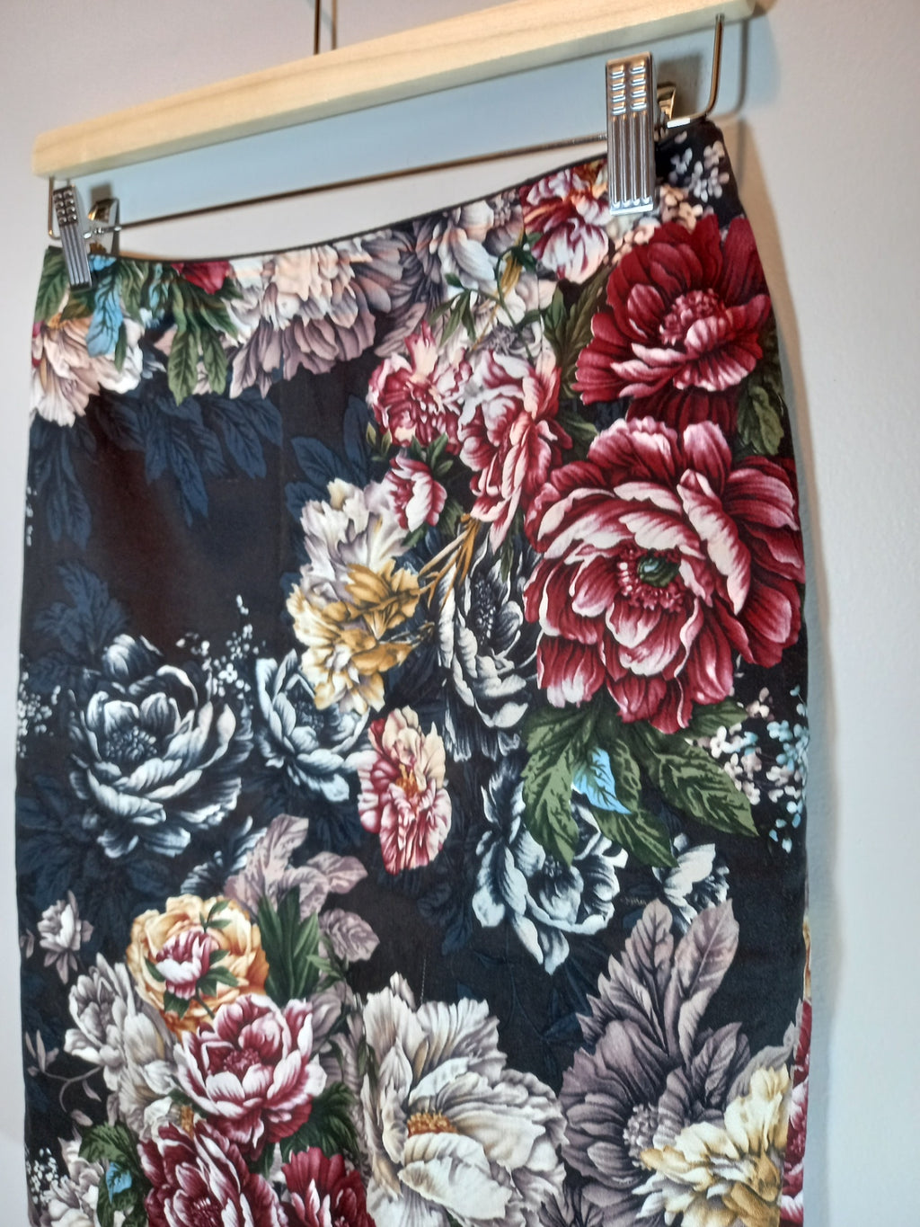 Mario Serrani Floral Skirt Sz 2