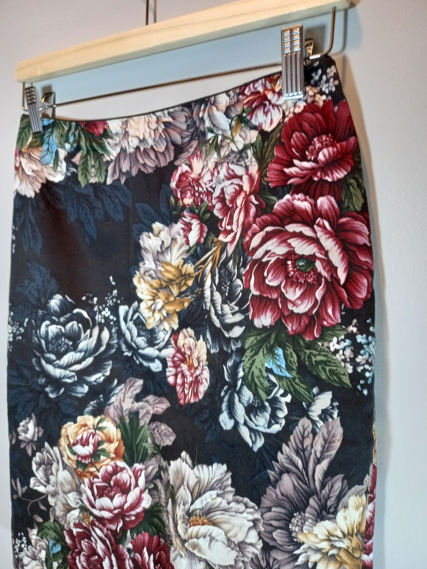 Mario Serrani Floral Skirt Sz 2