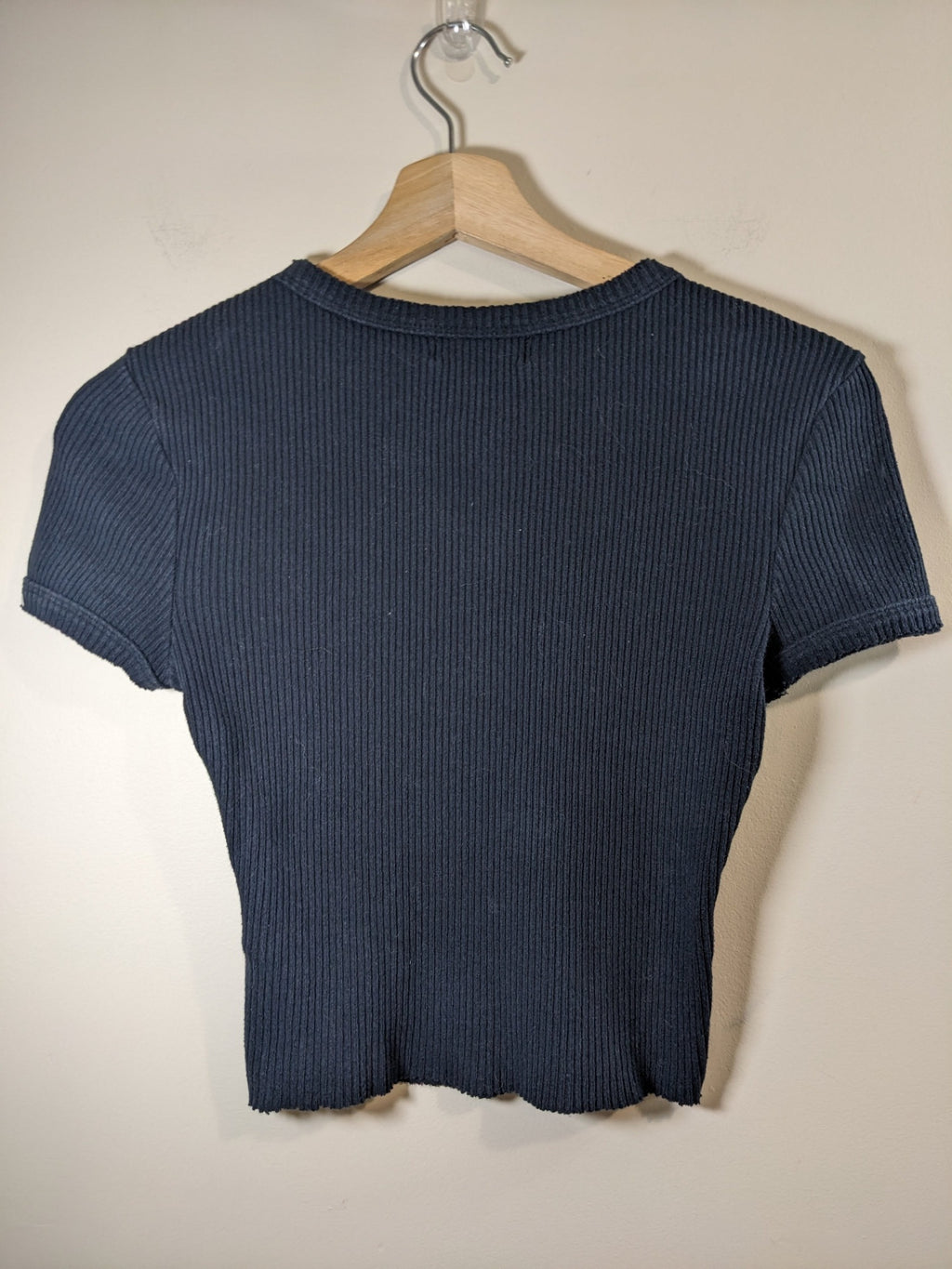 Urban Outfitters Ribbed T-Shirt - Small