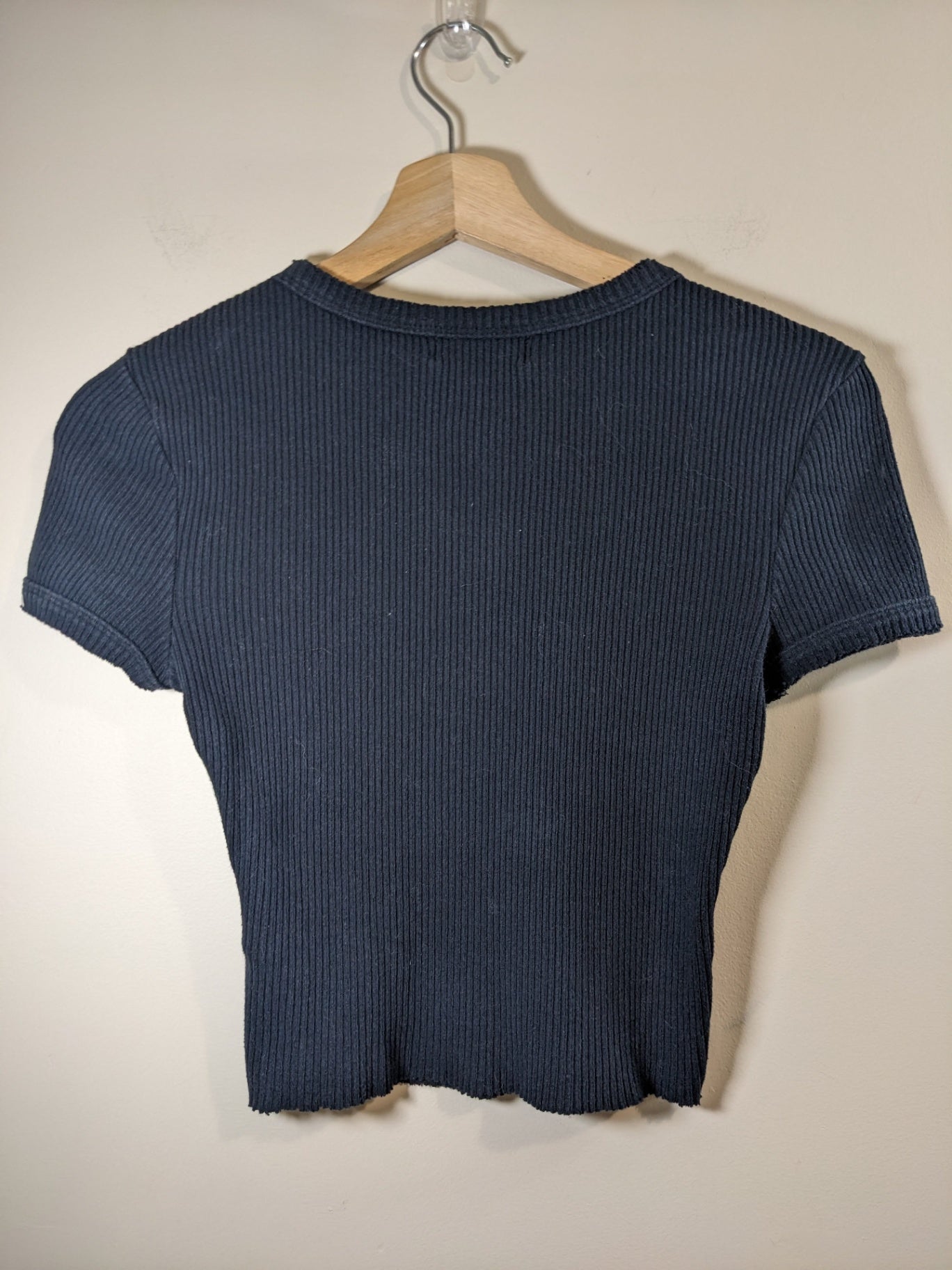 Urban Outfitters Ribbed T-Shirt - Small
