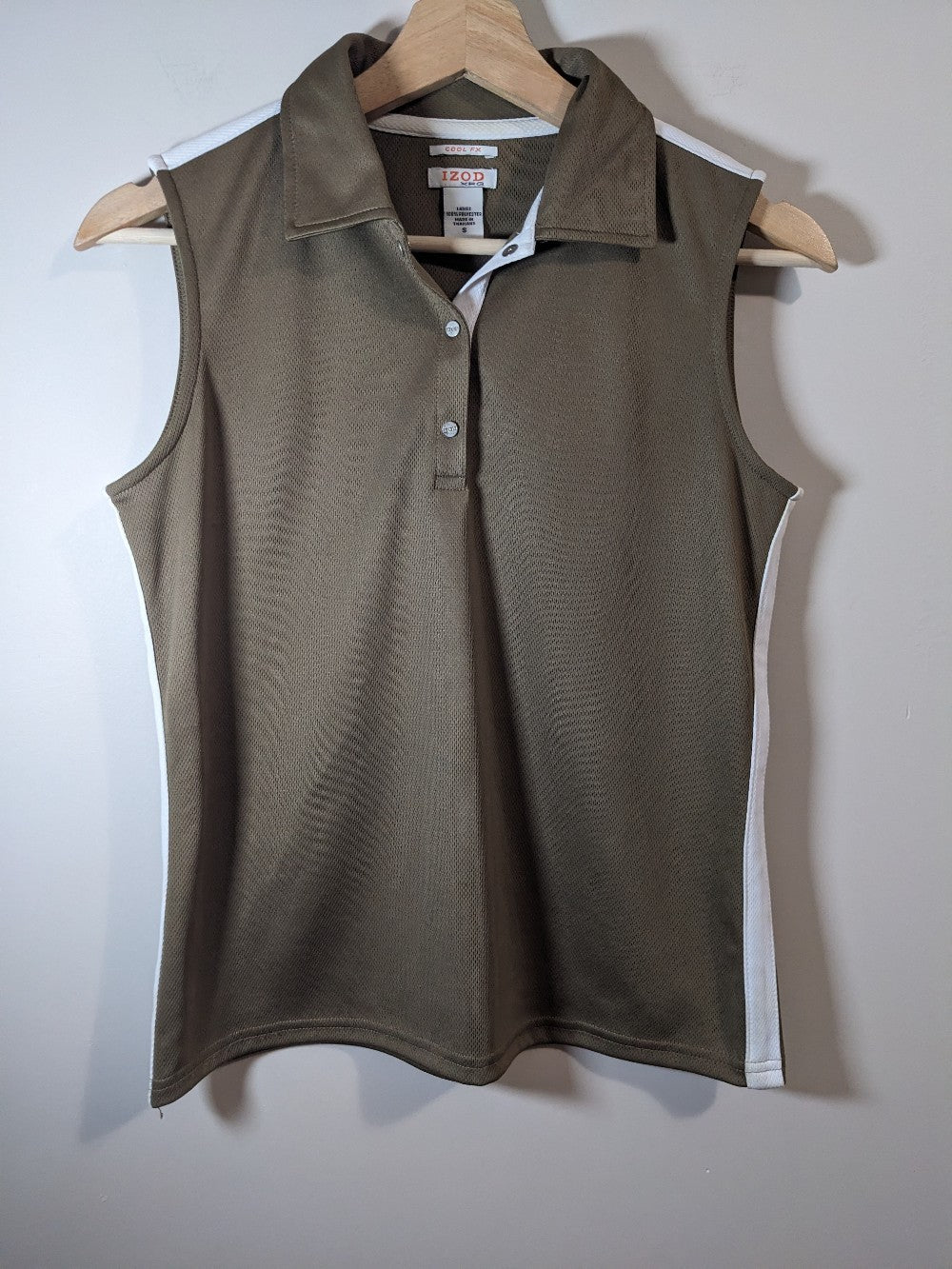 Izod Sleeveless Golf Shirt - Small