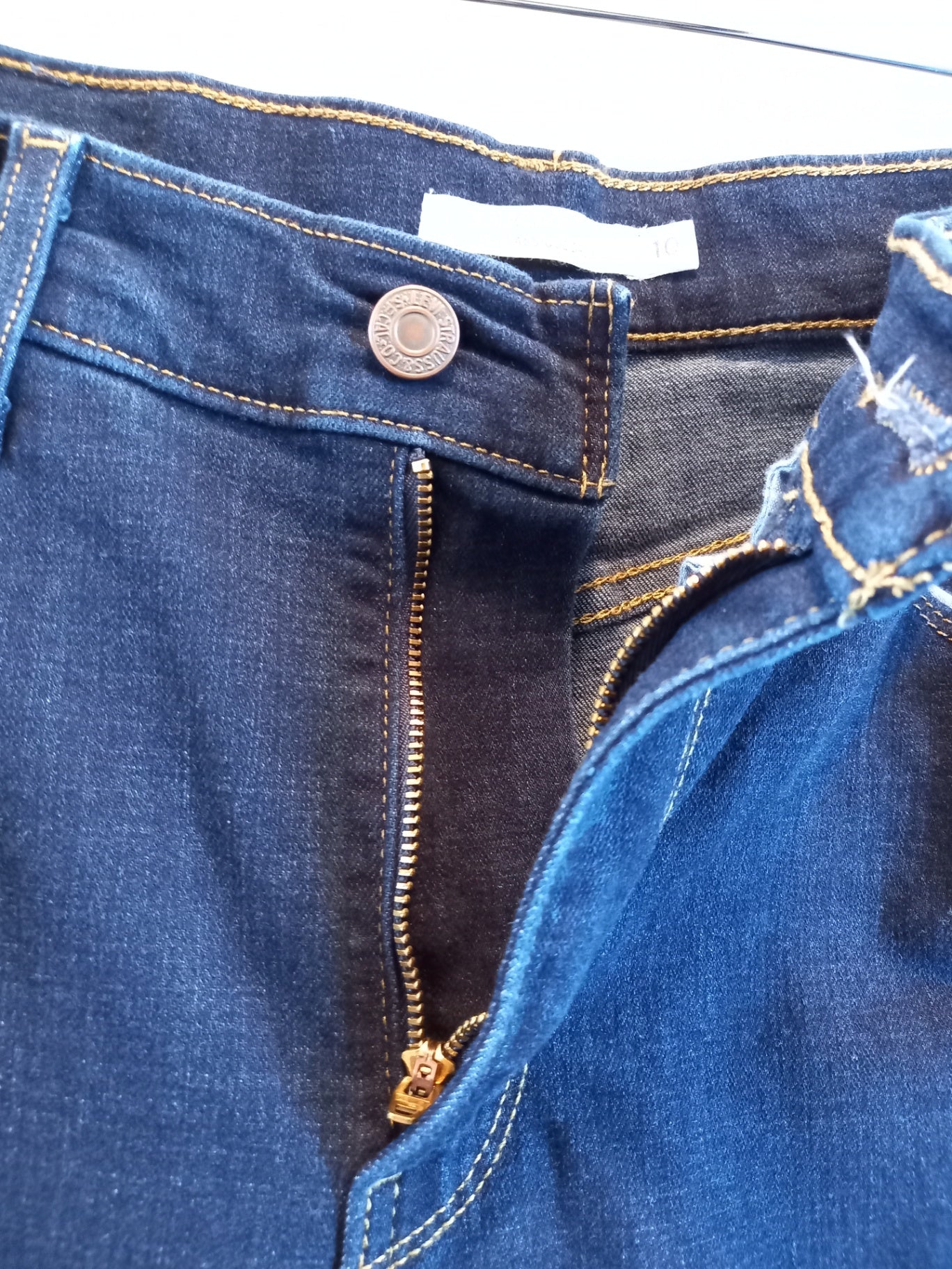 Levi's Straight Cut Jeans - Sz 10