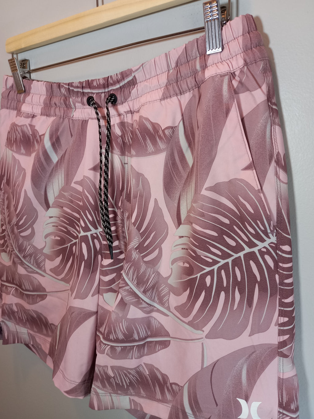 Hurley Pink Men's Swim Shorts - Medium