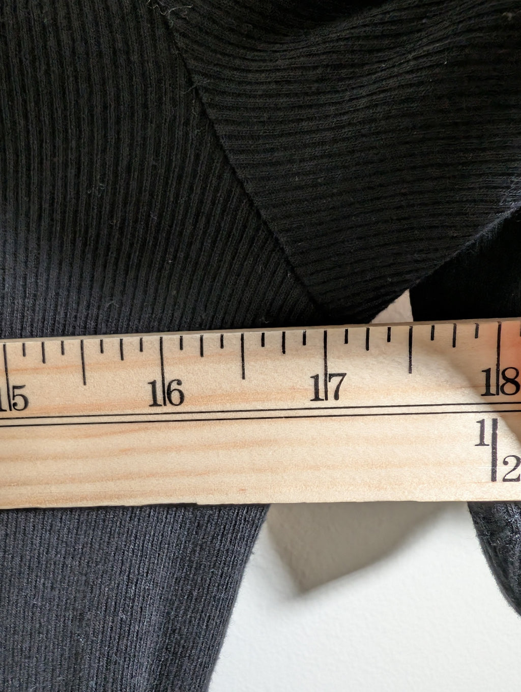 No label black tee - appears small