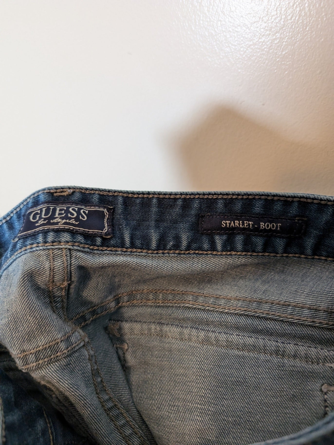 Guess starlet bootcut jeans - SZ 28 (Minor Flaw)