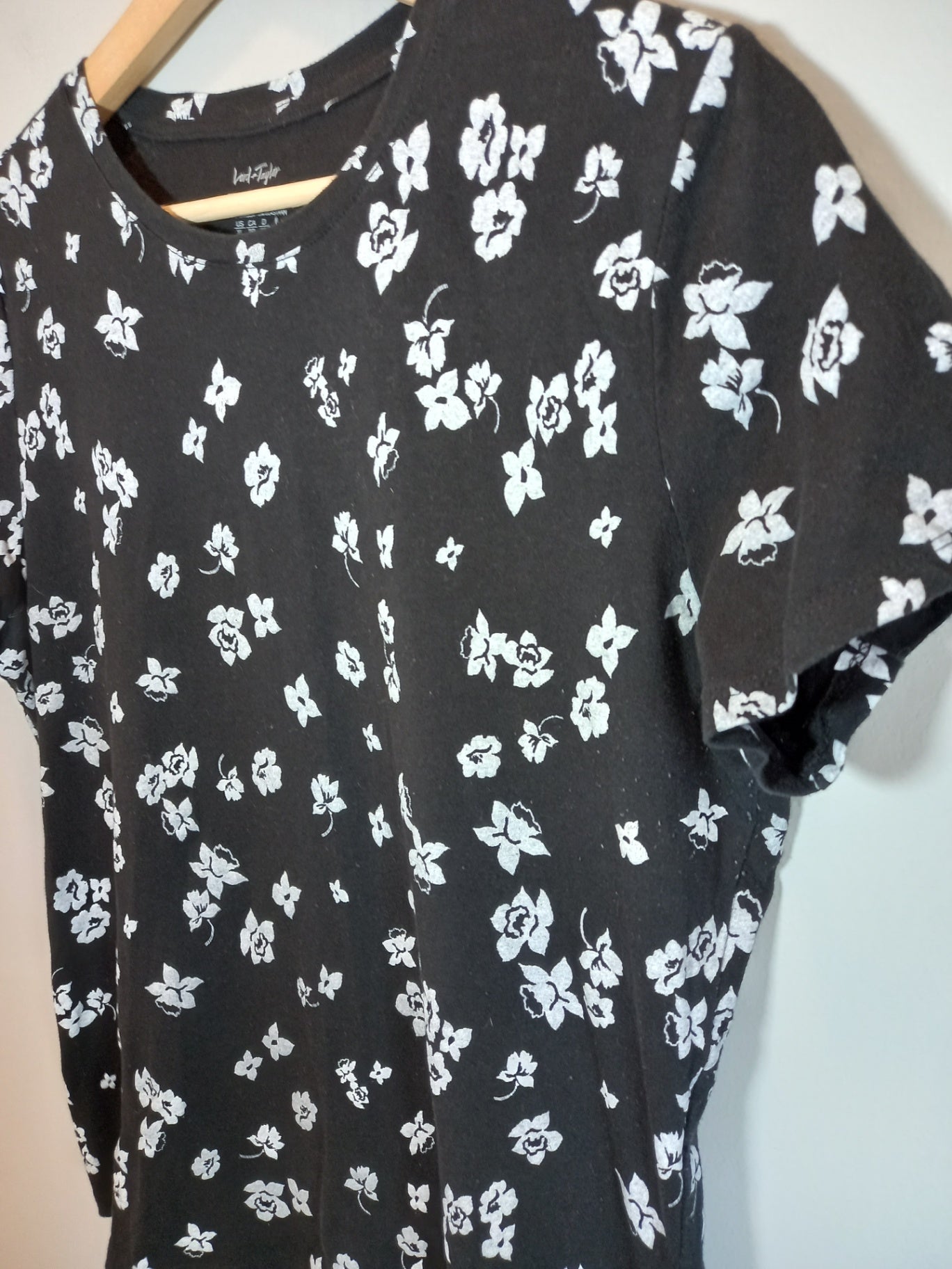 Lord & Taylor Black Floral T-Shirt - XL