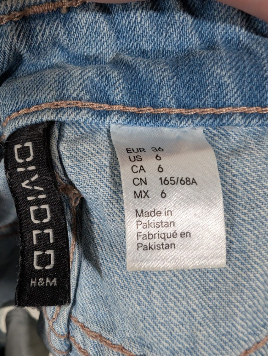Divided H&M jean shorts - SZ 6 (Minor Flaw)