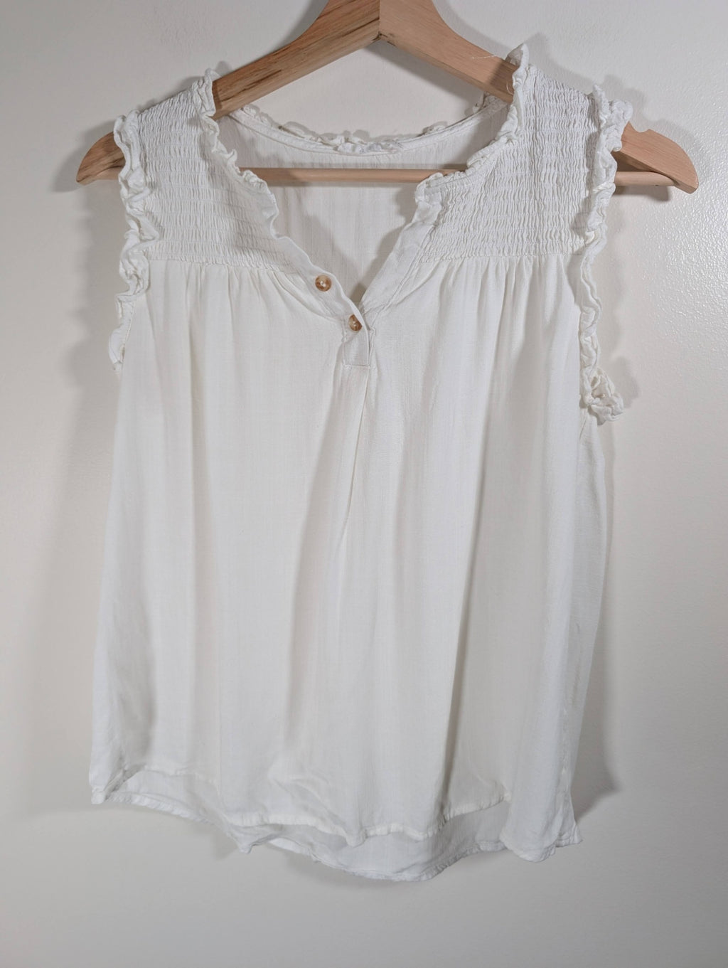 No label white ruffle blouse - appears small