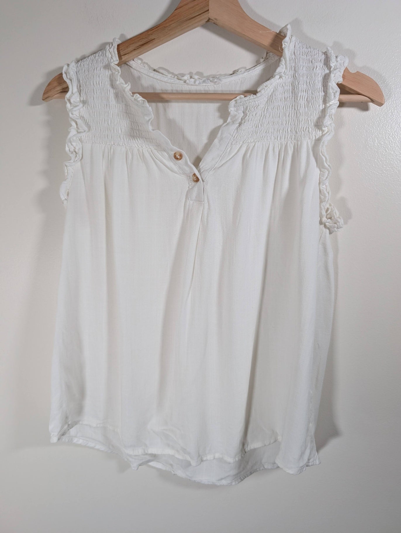 No label white ruffle blouse - appears small