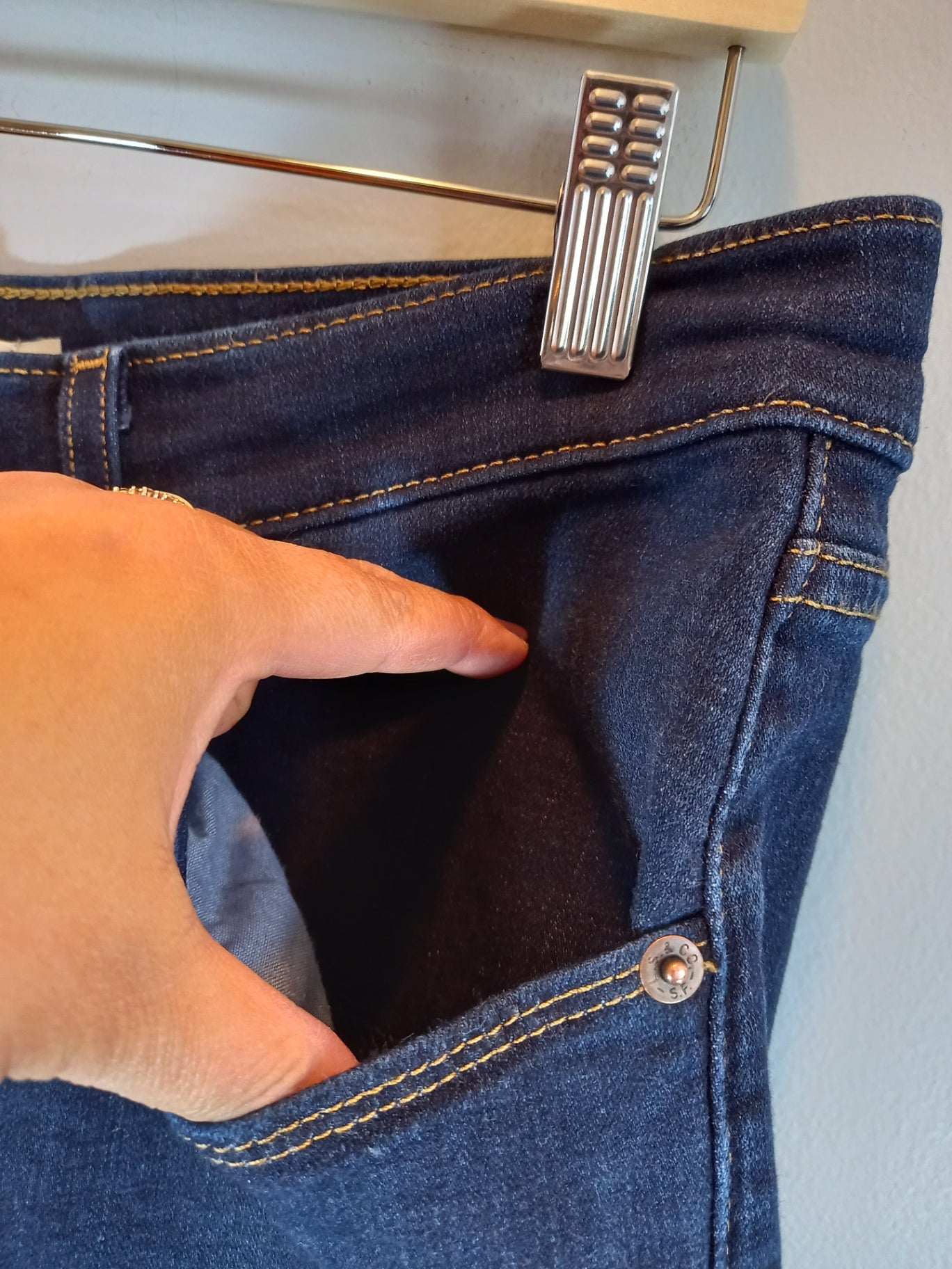 Levi's Straight Cut Jeans - Sz 10
