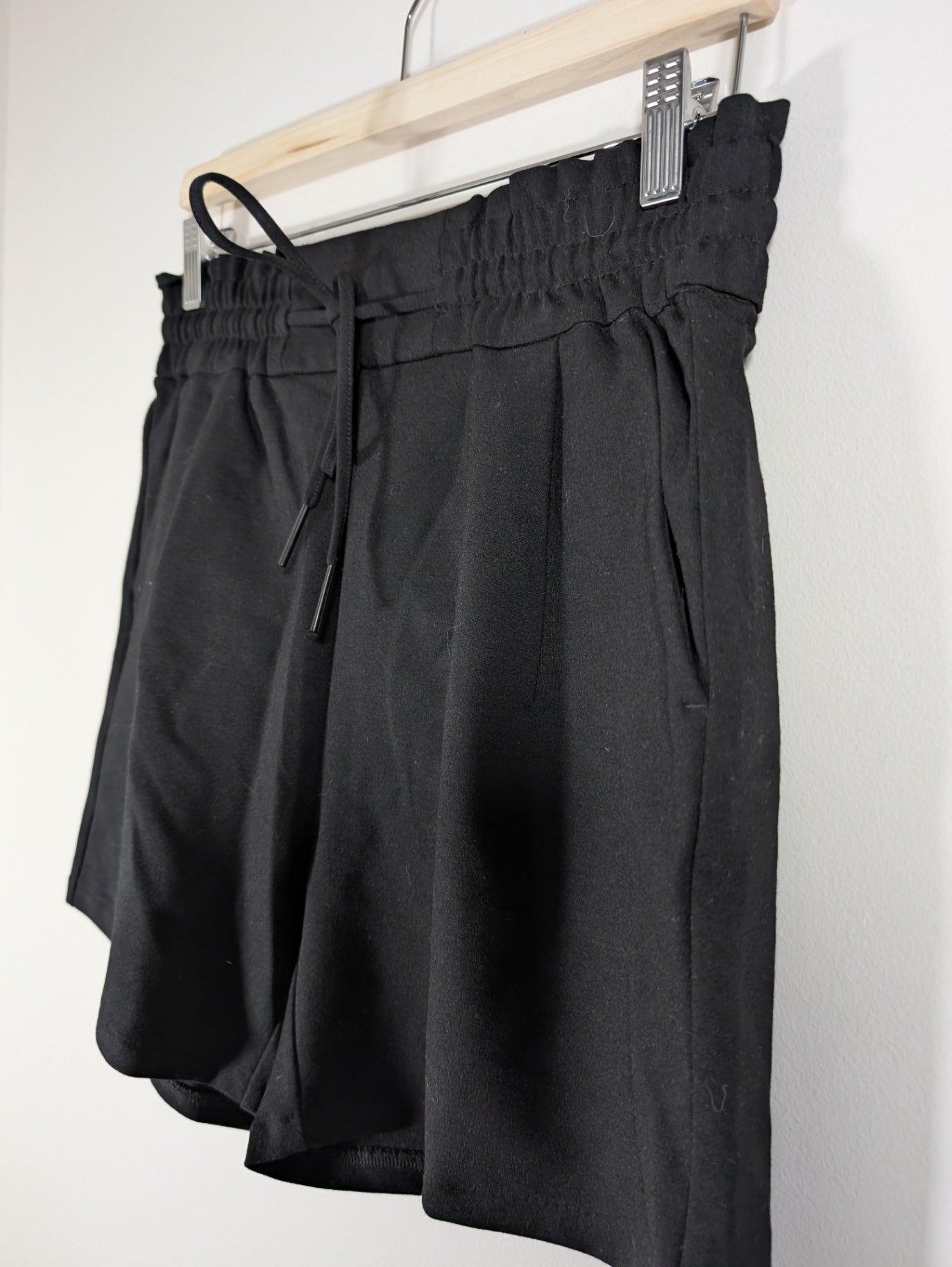 NWT Vero Moda Short Ruffle Shorts - Medium