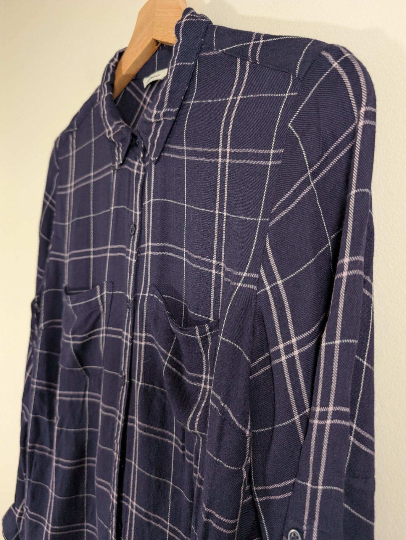 Reitmans blue plaid button up - Small