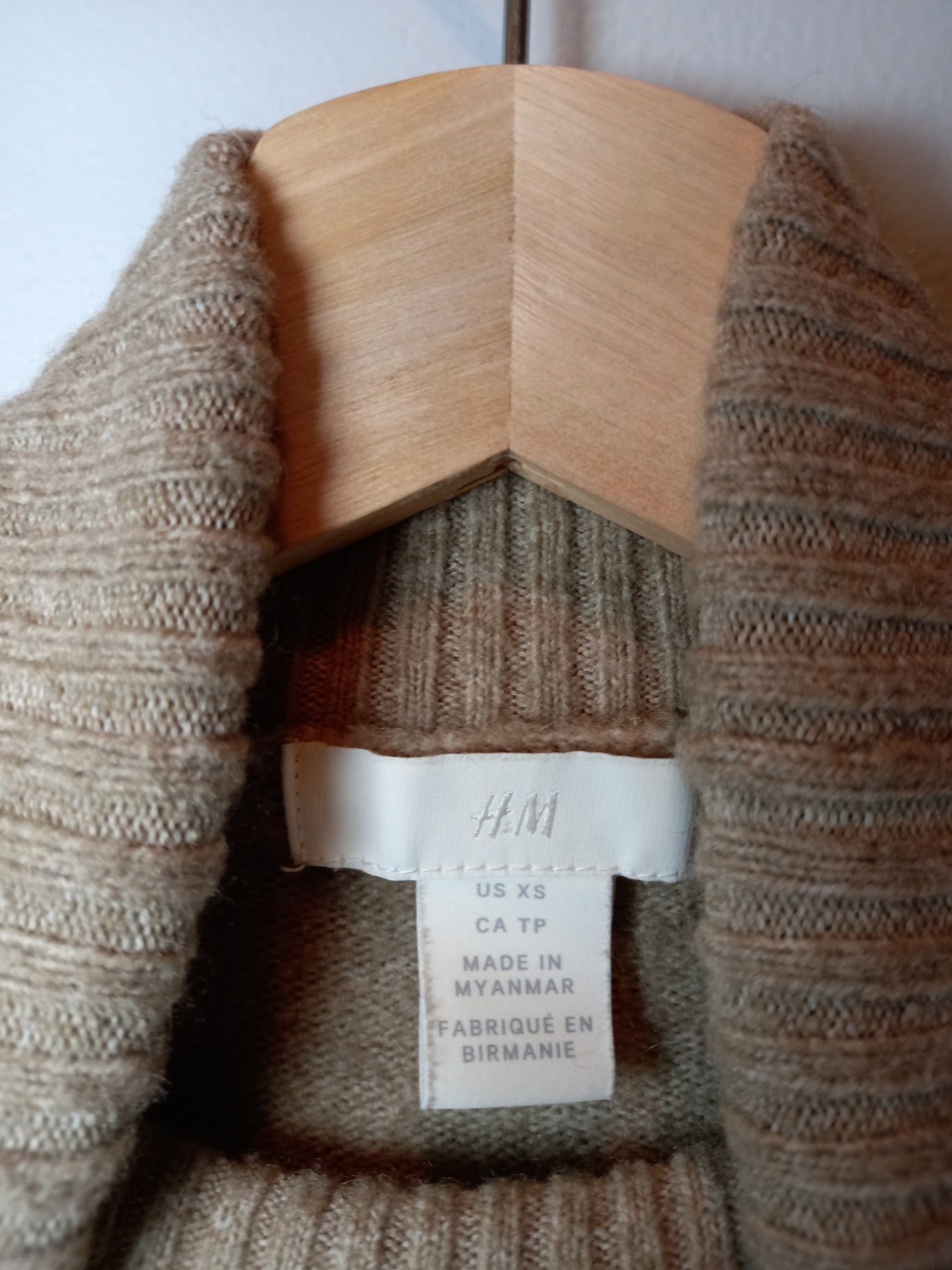 H&M Tan Turtleneck Sweater Sz XS