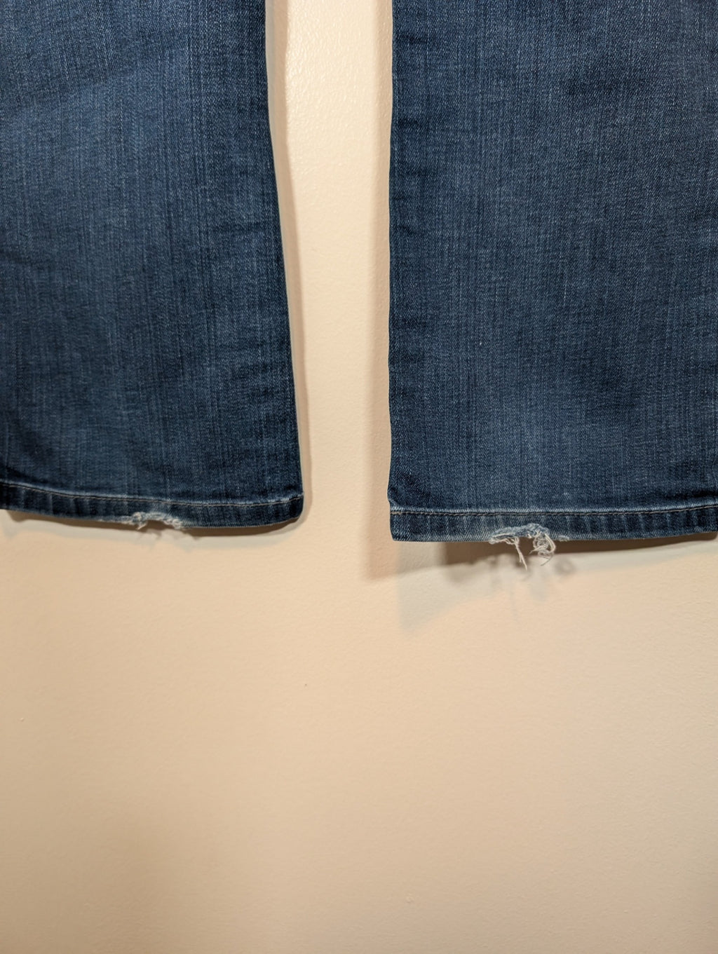 Guess starlet bootcut jeans - SZ 28 (Minor Flaw)