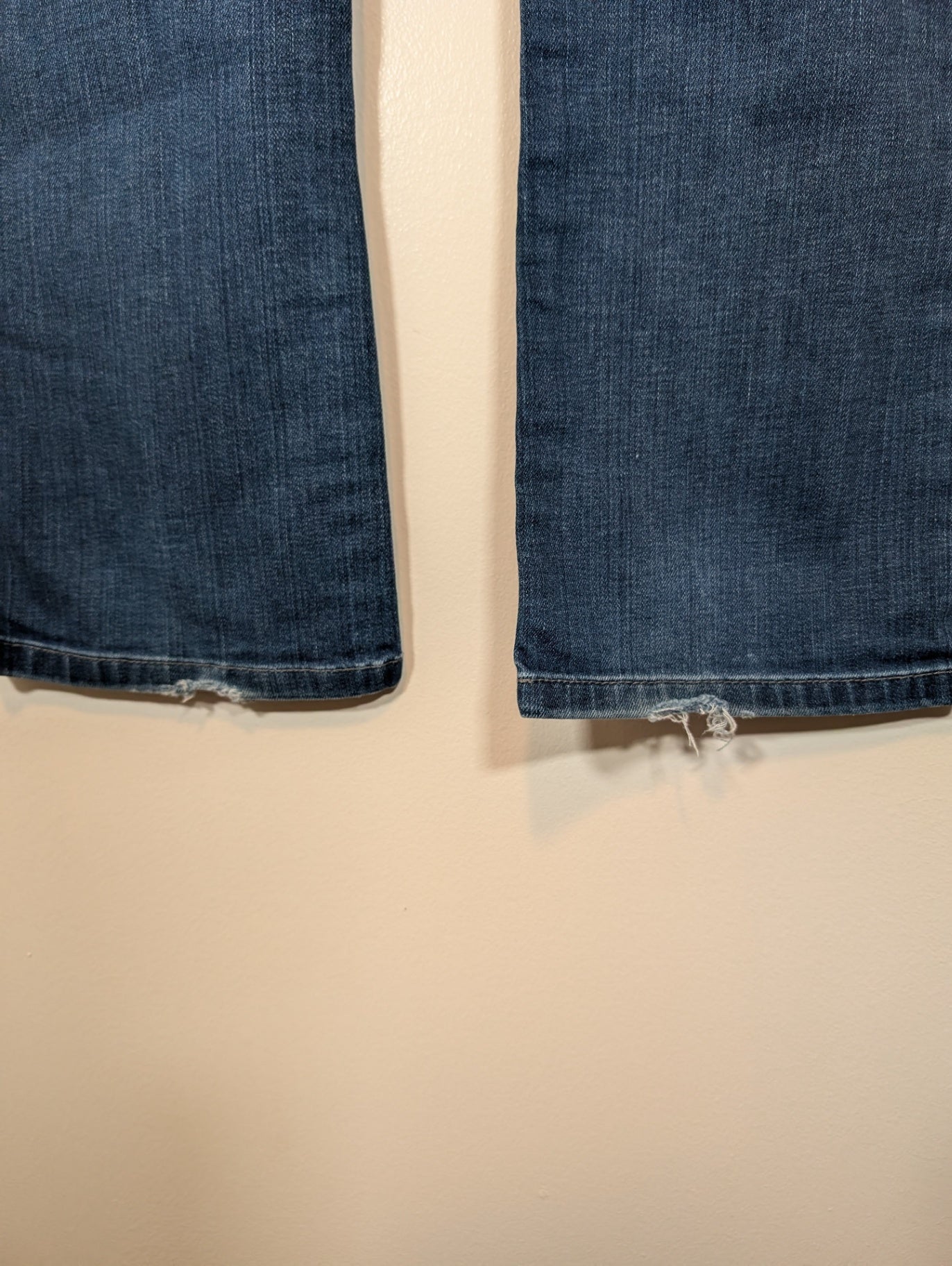 Guess starlet bootcut jeans - SZ 28 (Minor Flaw)
