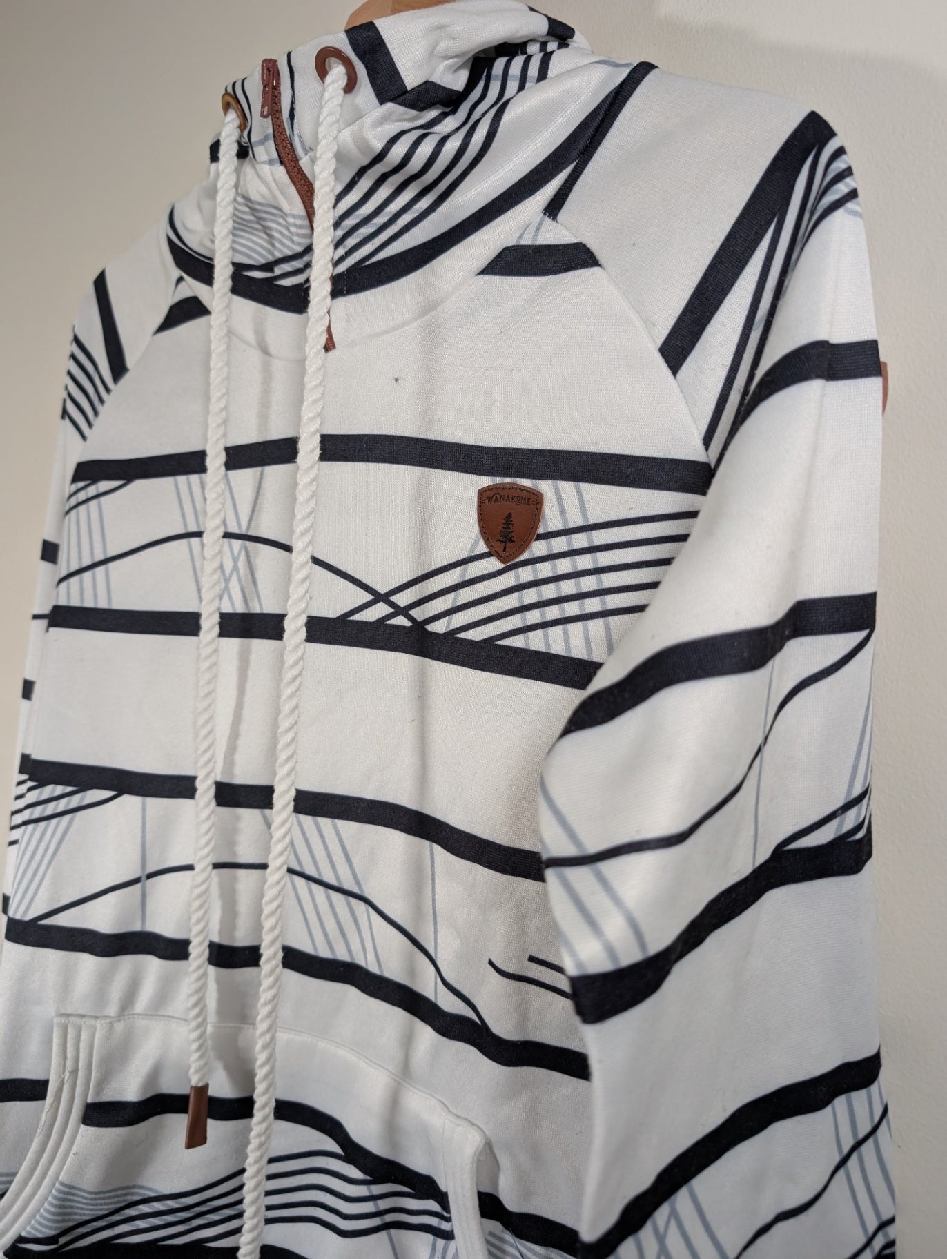 Wanakome Hoodie - Medium