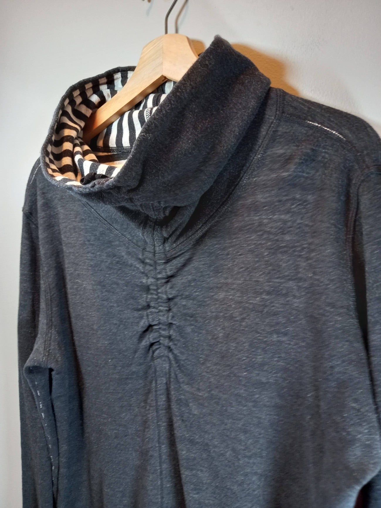 Lululemon Reversible Cowl Neck Sweatshirt Sz 8