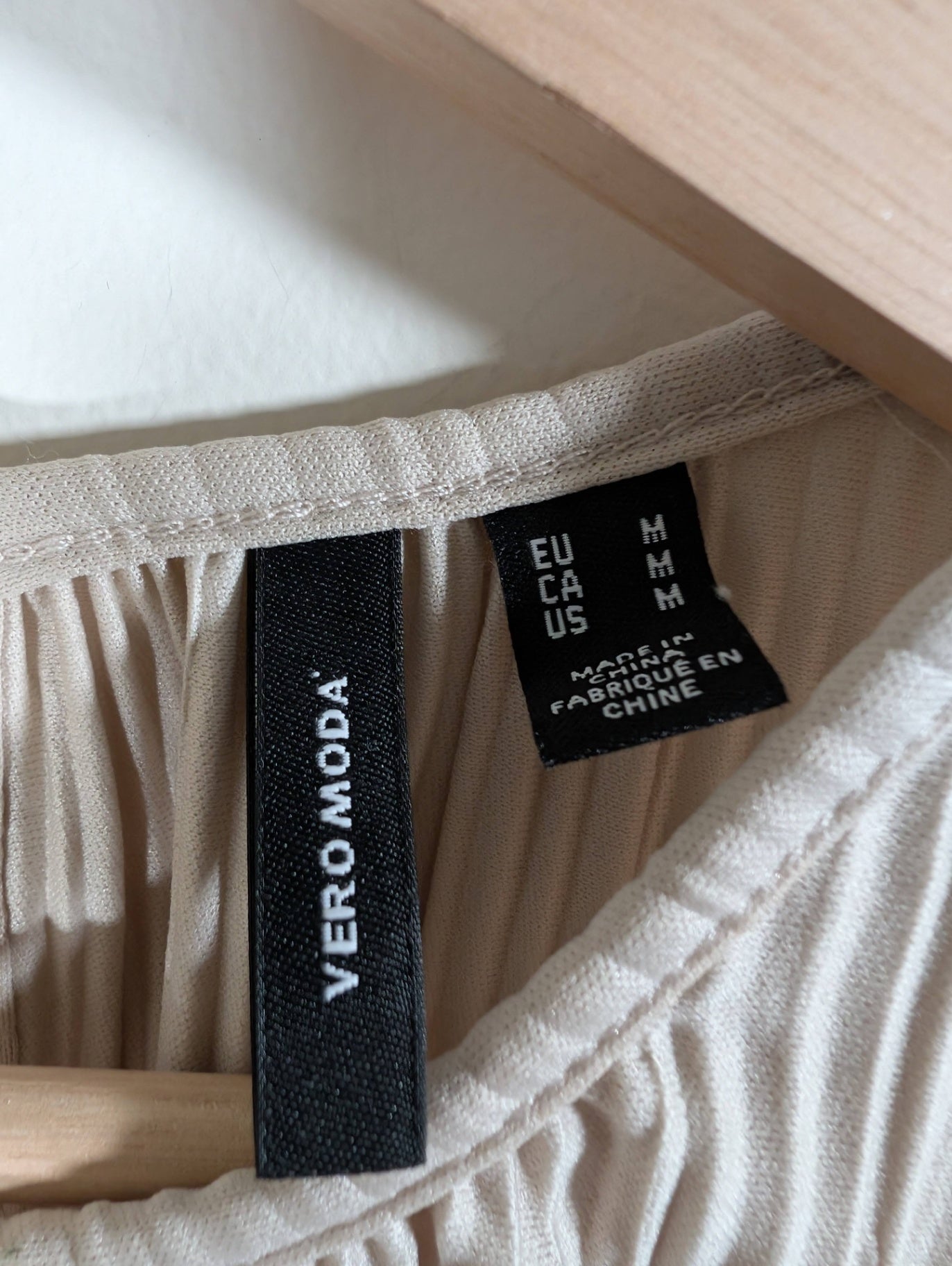 Vero Moda Aurora Keyhole Top - Medium