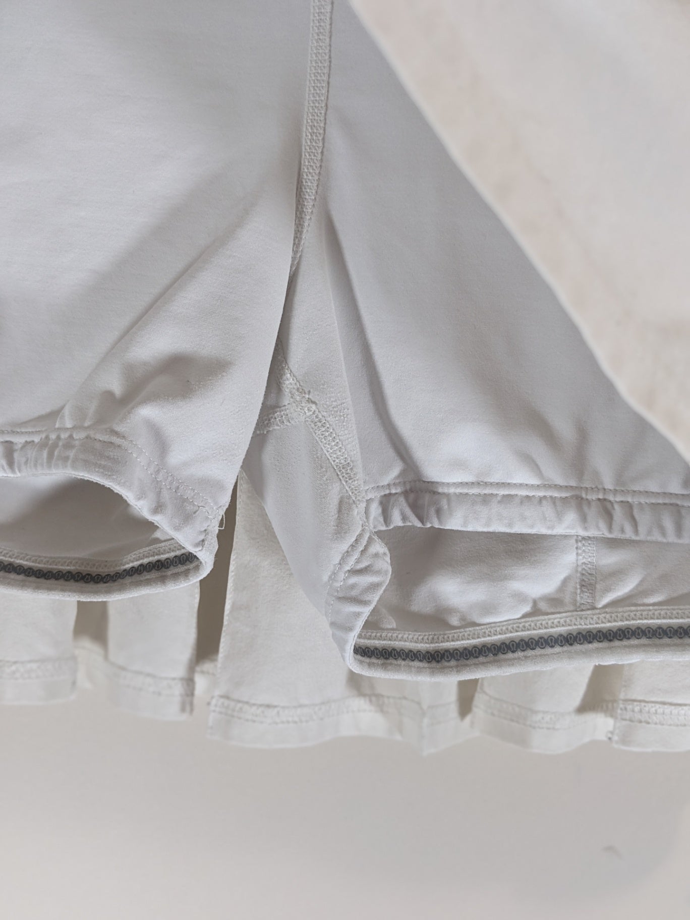 Lululemon Circuit Breaker Skirt - Sz 6