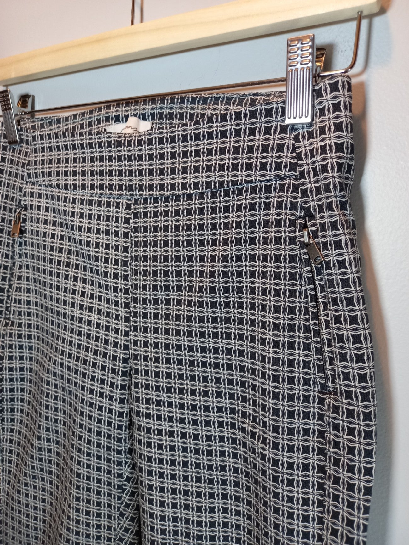 Reitmans Patterned Pants Sz 2 Petite