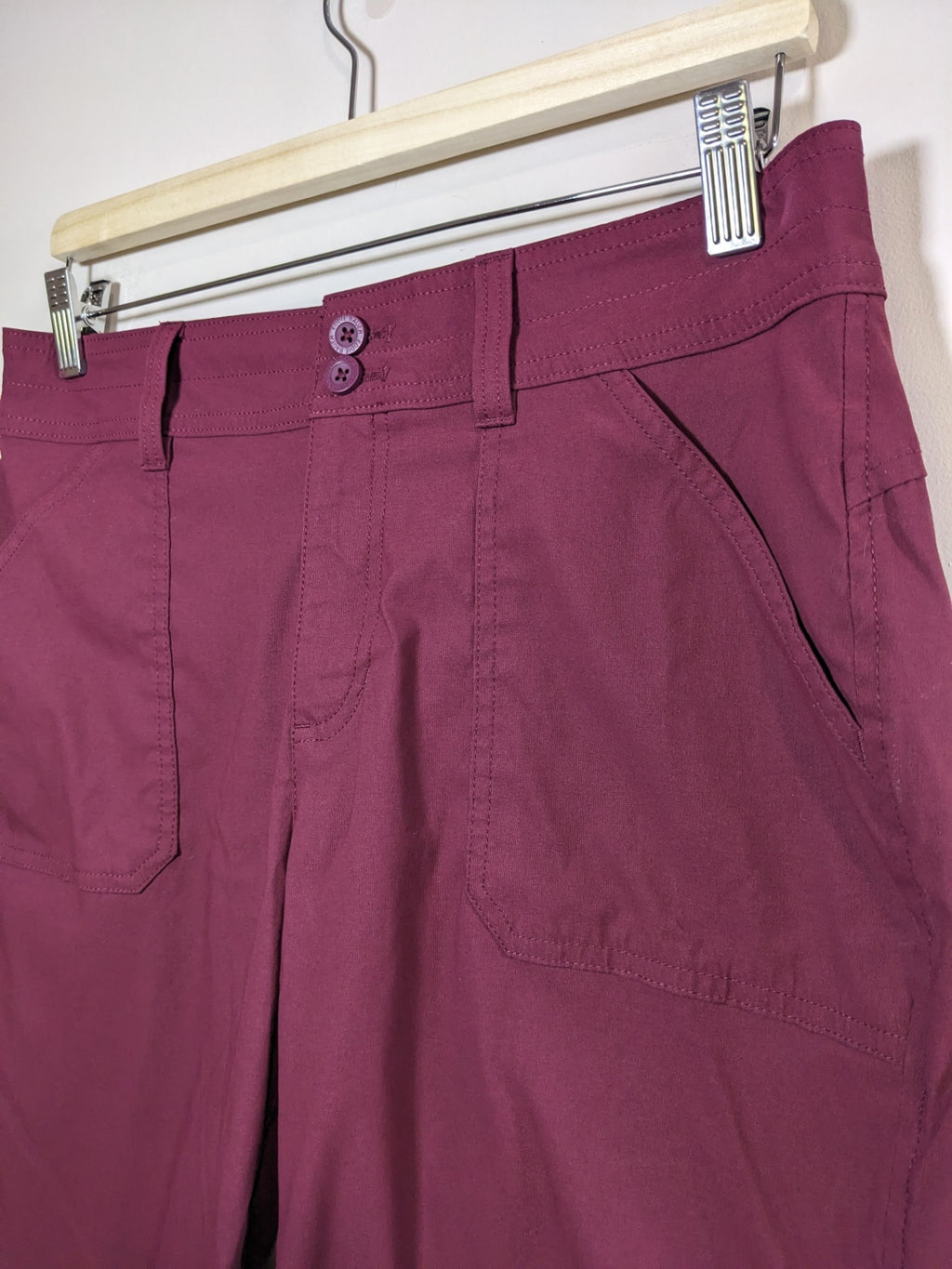 Eddie Bauer Burgundy Shorts - Sz 8