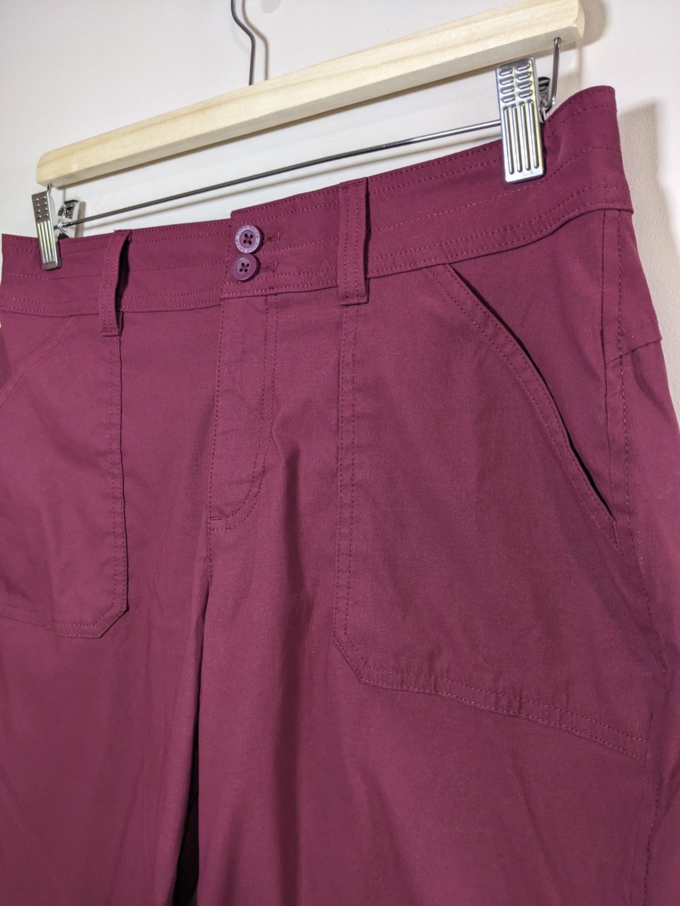 Eddie Bauer Burgundy Shorts - Sz 8