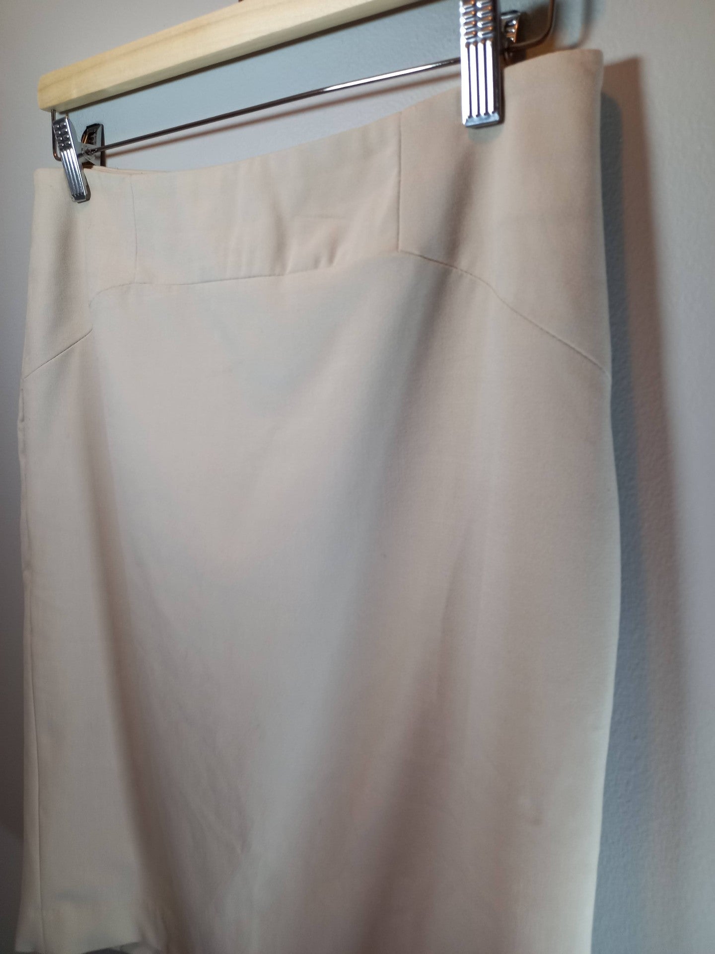 Jessica Cream Pencil Skirt Sz 4