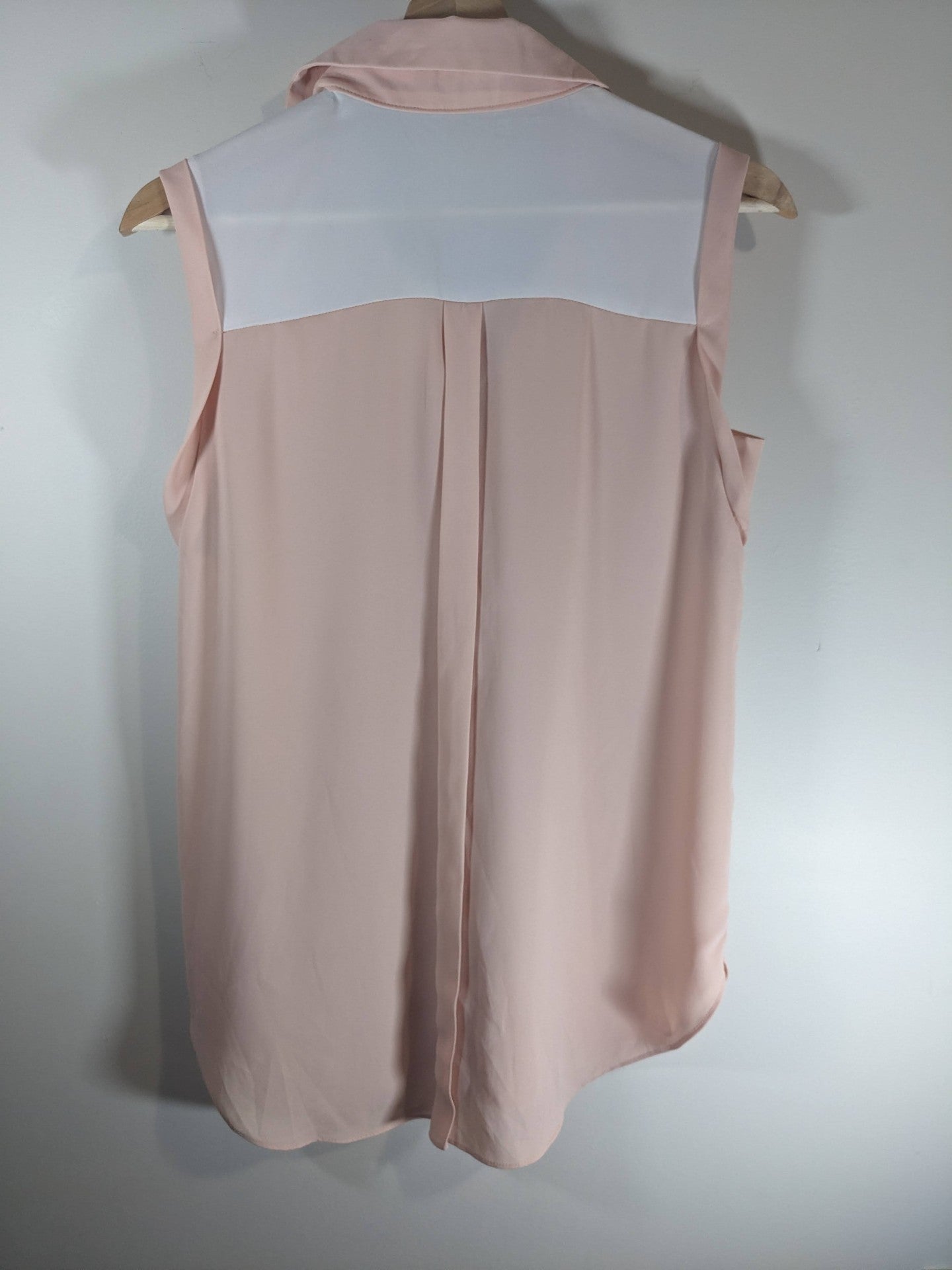 Wonderplace Sleeveless Blouse - Small